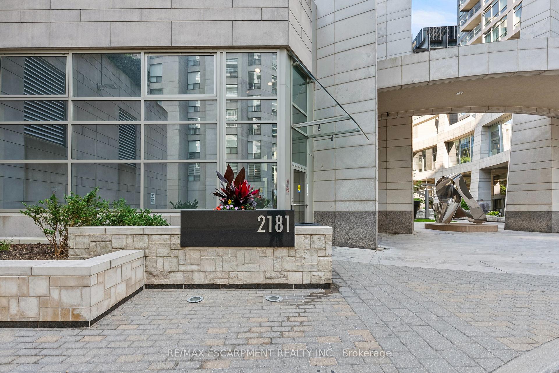 Photo 7 of Unit 603, 2181 Yonge Street, Toronto, Mount Pleasant West — HOMEH