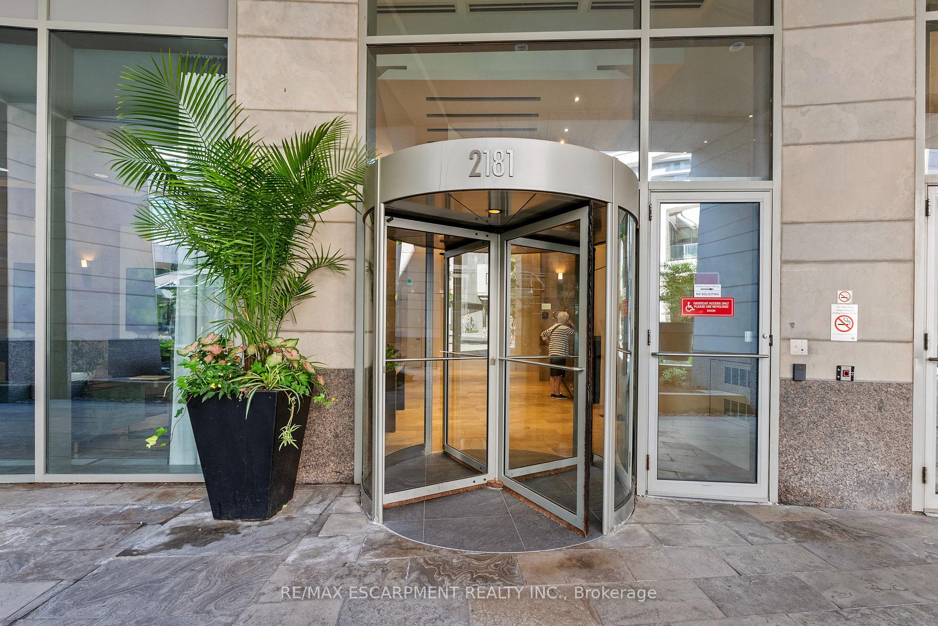 Photo 8 of Unit 603, 2181 Yonge Street, Toronto, Mount Pleasant West — HOMEH