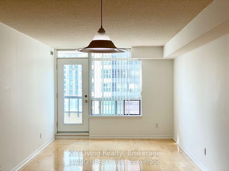 Photo 3 of Unit 808, 33 Empress Avenue, North York, Willowdale East — HOMEH