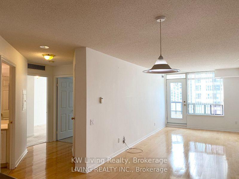 Photo 5 of Unit 808, 33 Empress Avenue, North York, Willowdale East — HOMEH