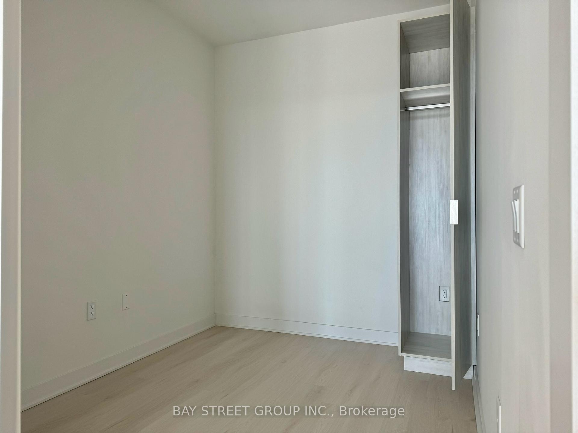 Photo 10 of Unit 5206, 3900 Confederation Parkway, Mississauga, City Centre — HOMEH