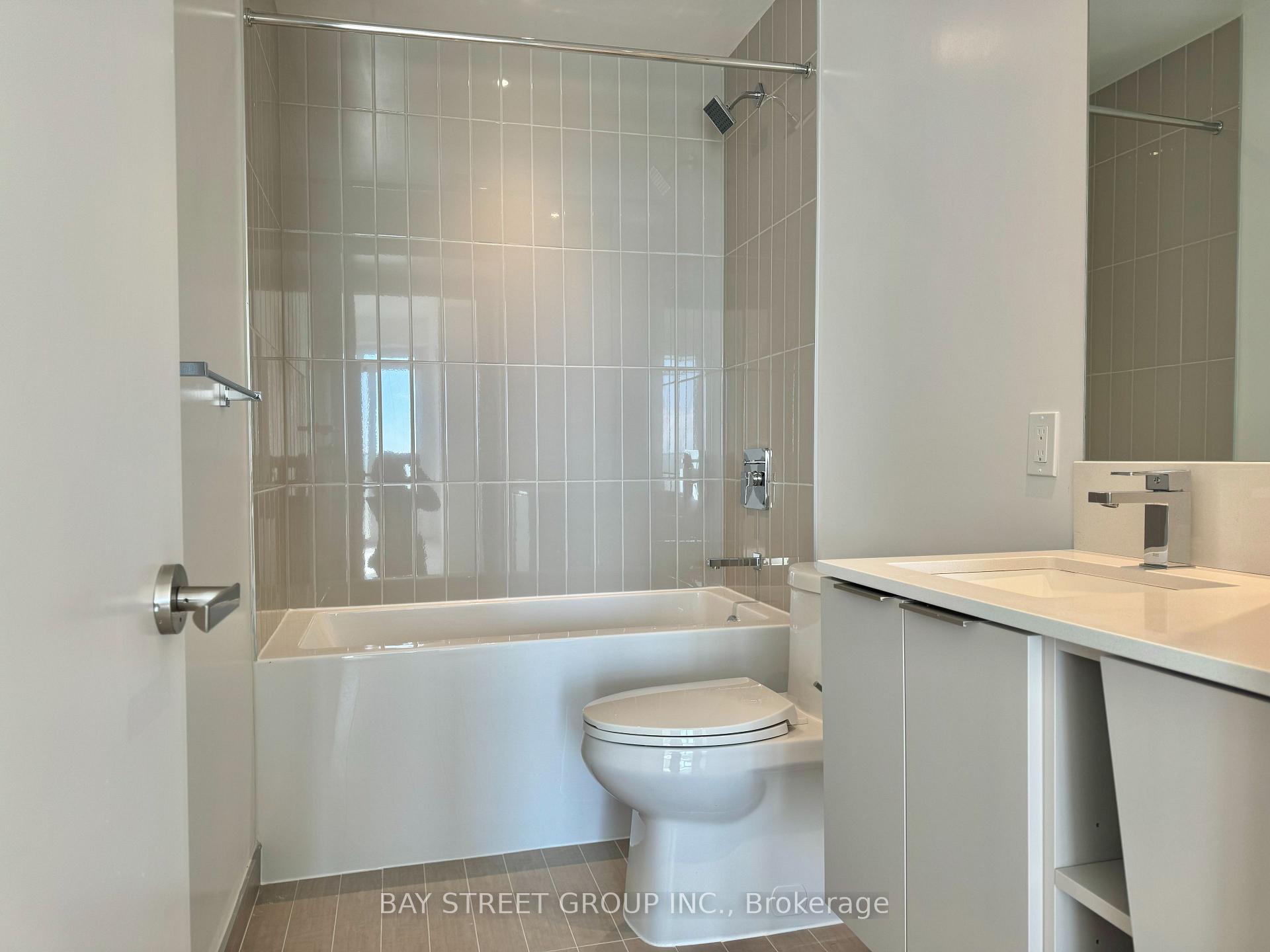 Photo 11 of Unit 5206, 3900 Confederation Parkway, Mississauga, City Centre — HOMEH