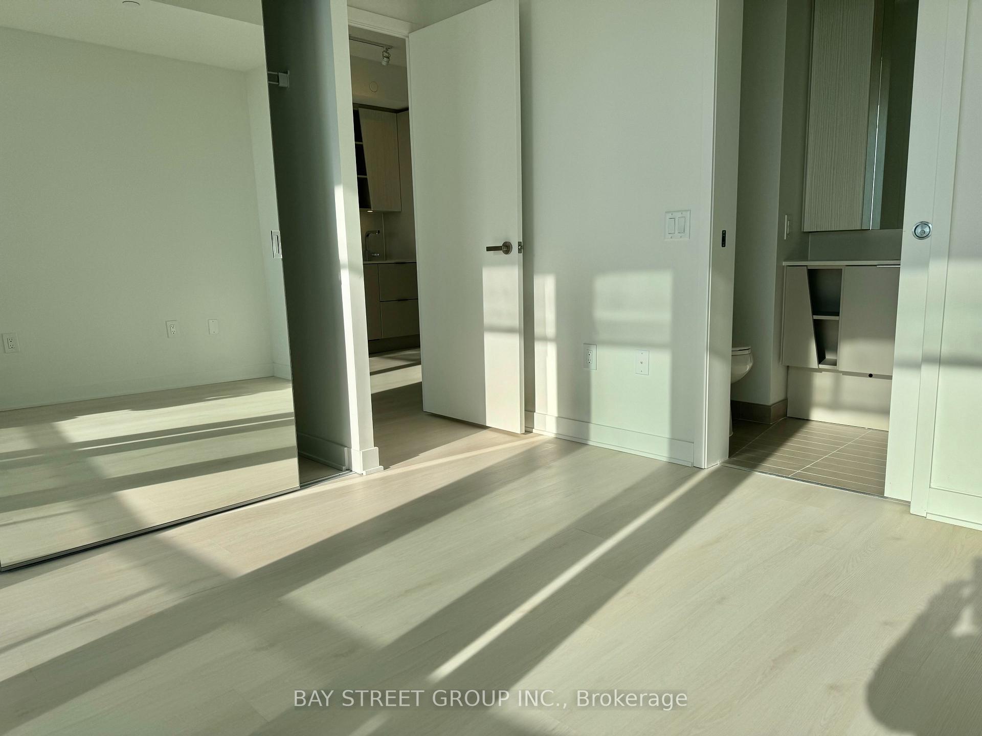 Photo 12 of Unit 5206, 3900 Confederation Parkway, Mississauga, City Centre — HOMEH