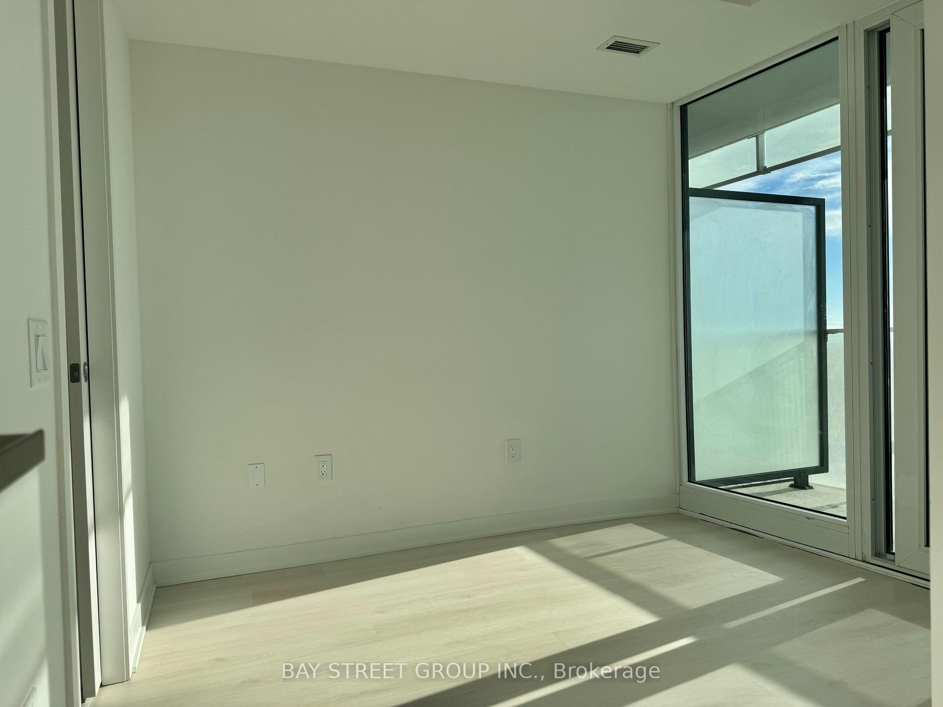 Photo 13 of Unit 5206, 3900 Confederation Parkway, Mississauga, City Centre — HOMEH