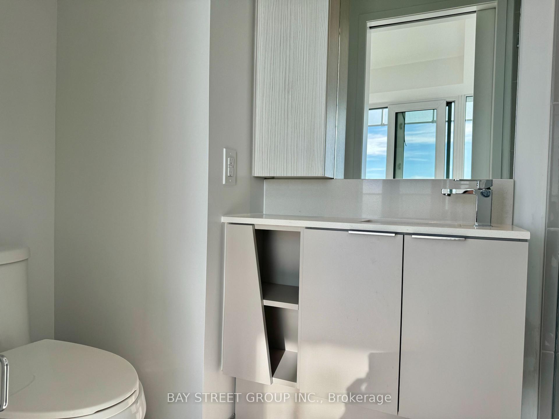 Photo 15 of Unit 5206, 3900 Confederation Parkway, Mississauga, City Centre — HOMEH