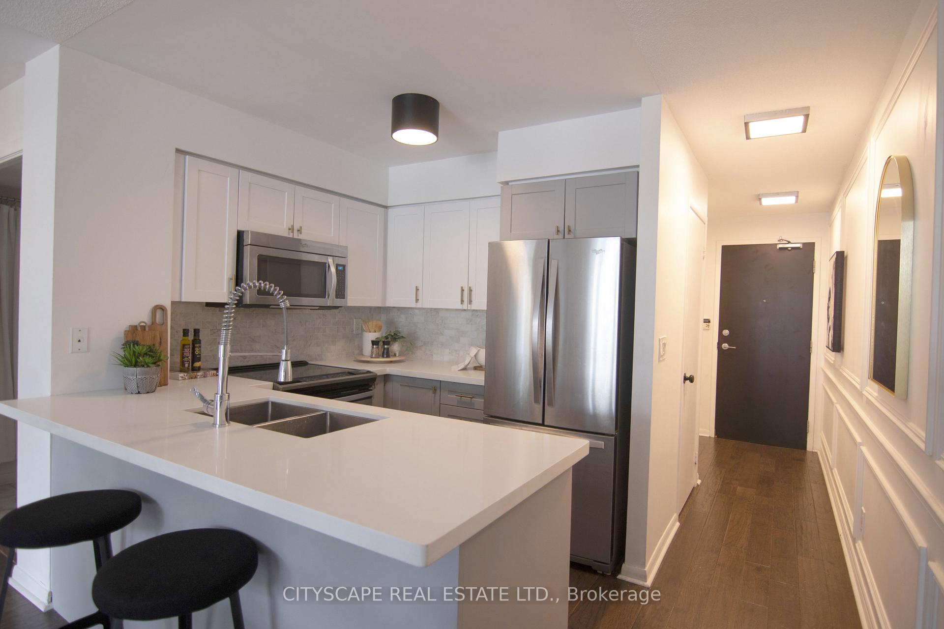 Photo 3 of Unit 322, 231 Fort York Boulevard, Toronto, Niagara — HOMEH