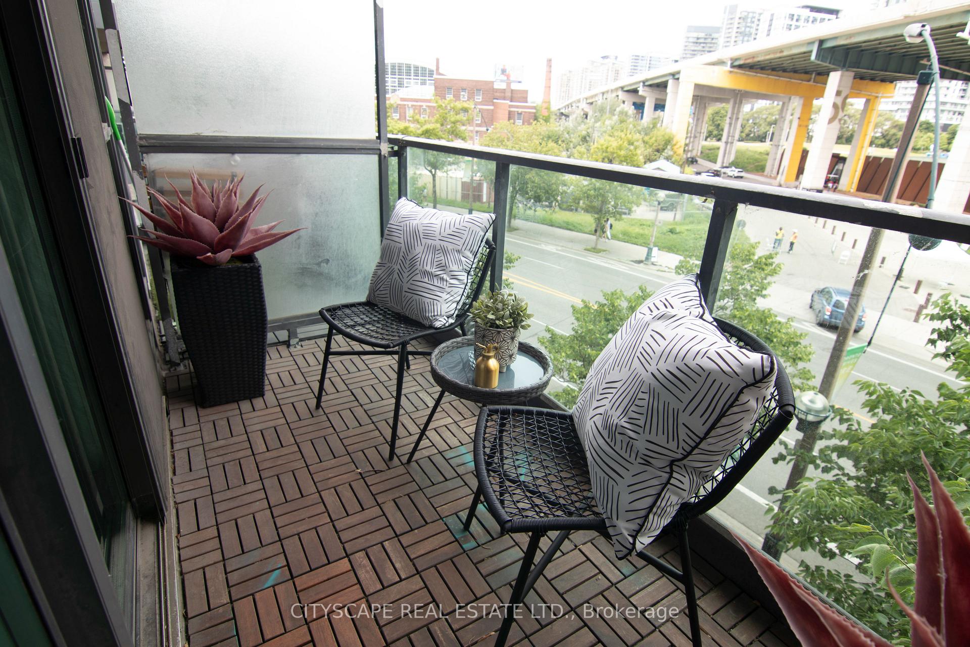 Photo 10 of Unit 322, 231 Fort York Boulevard, Toronto, Niagara — HOMEH