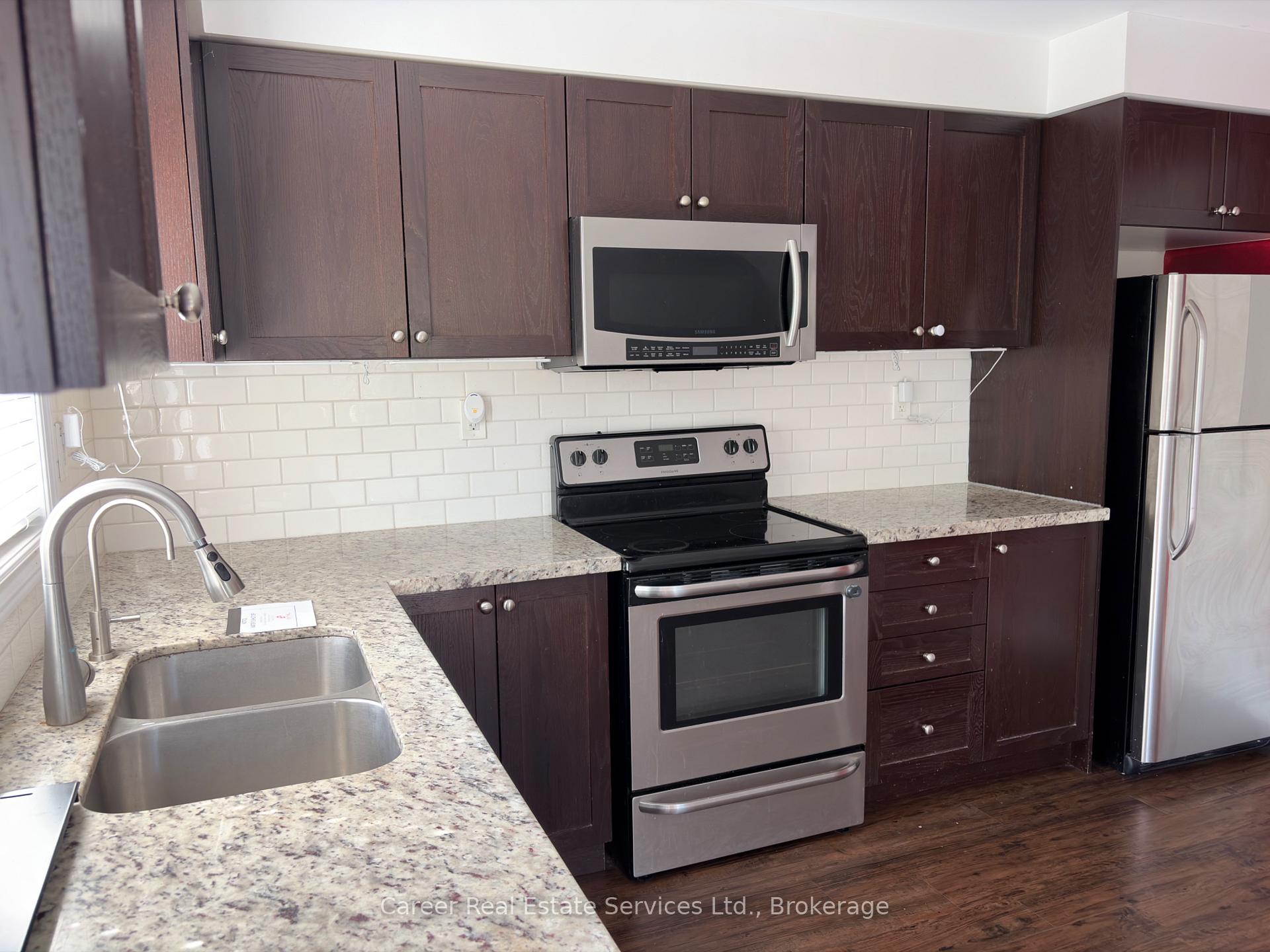 Photo 9 of 7 Ken Bromley Lane, Clarington, Bowmanville — HOMEH