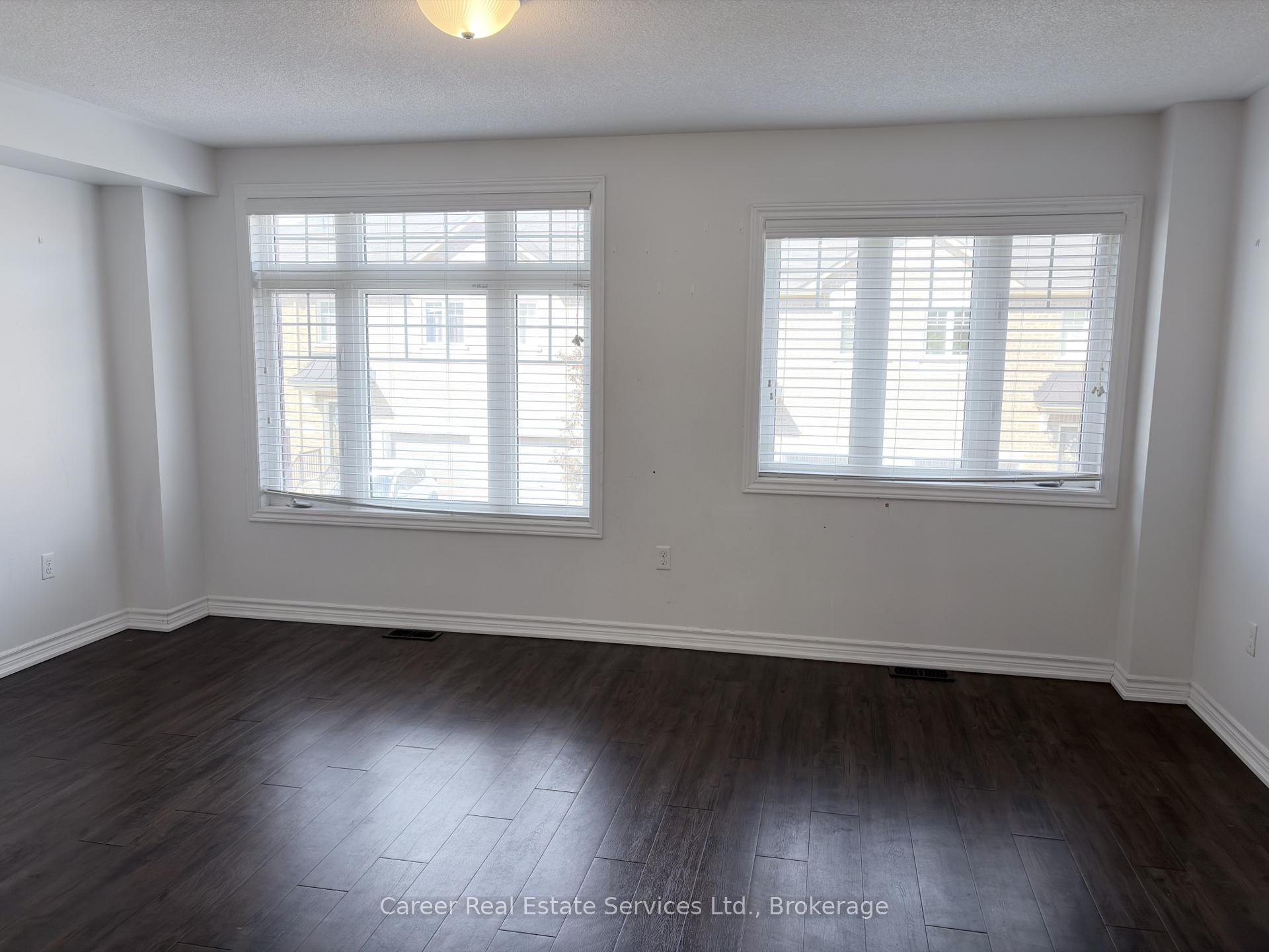 Photo 13 of 7 Ken Bromley Lane, Clarington, Bowmanville — HOMEH