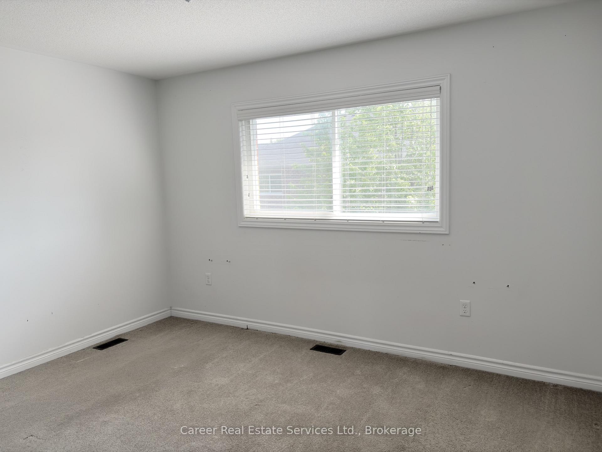 Photo 24 of 7 Ken Bromley Lane, Clarington, Bowmanville — HOMEH