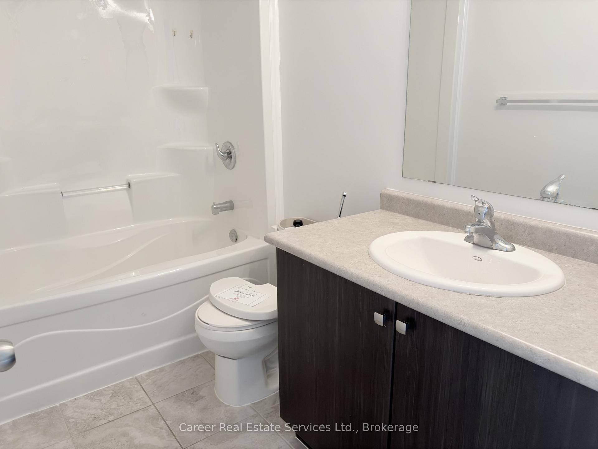 Photo 25 of 7 Ken Bromley Lane, Clarington, Bowmanville — HOMEH