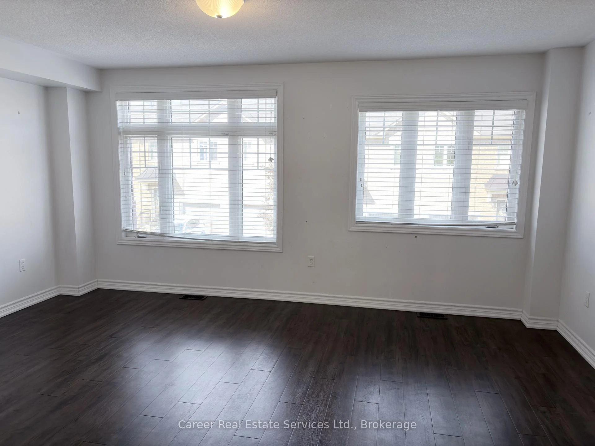 Photo 17 of 7 Ken Bromley Lane, Clarington, Bowmanville — HOMEH