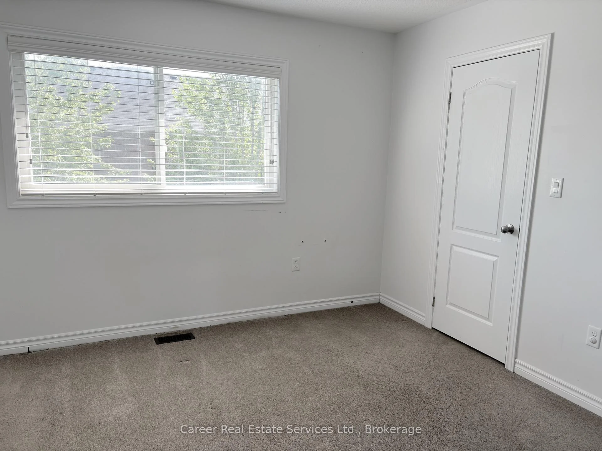 Photo 26 of 7 Ken Bromley Lane, Clarington, Bowmanville — HOMEH