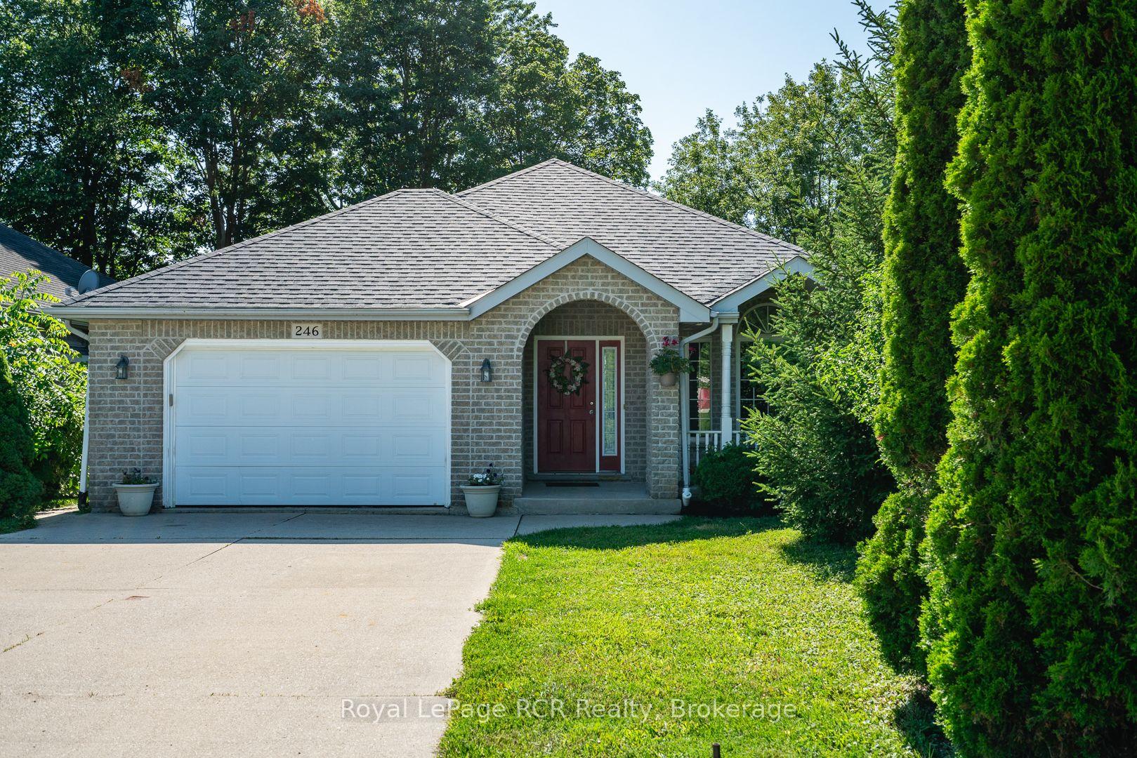 Photo 2 of 246 16th Avenue Crescent, Hanover — HOMEH
