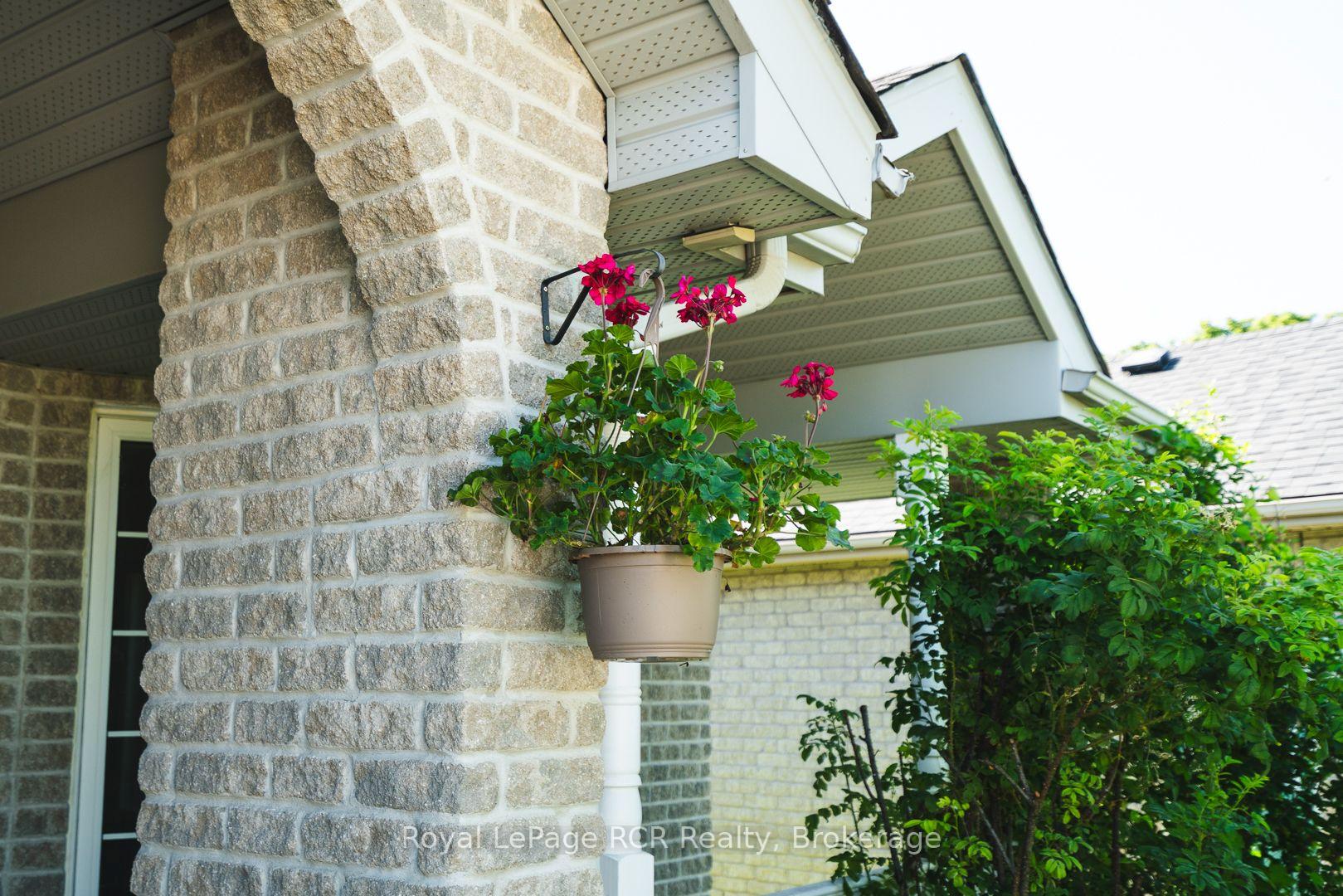 Photo 15 of 246 16th Avenue Crescent, Hanover — HOMEH
