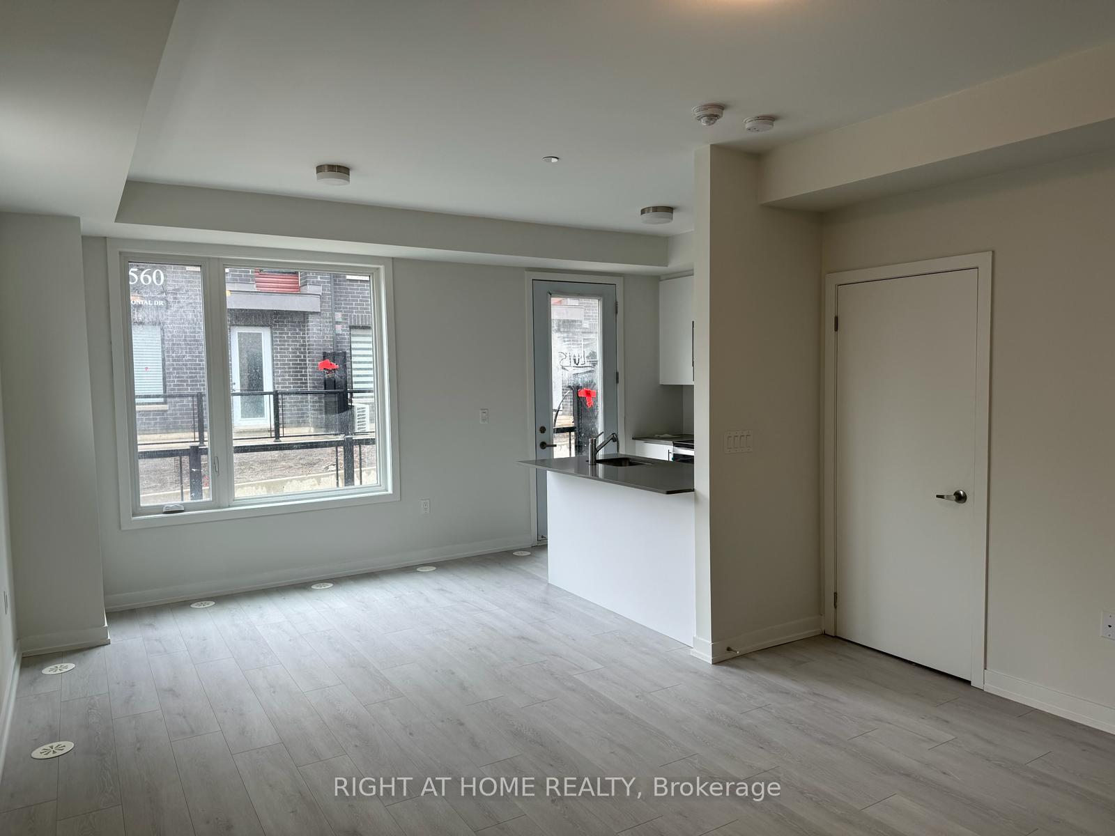 Photo 3 of Unit 2, 3562 Colonial Drive, Mississauga, Erin Mills — HOMEH