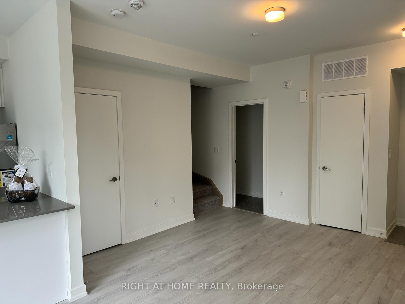 Photo 11 of Unit 2, 3562 Colonial Drive, Mississauga, Erin Mills — HOMEH