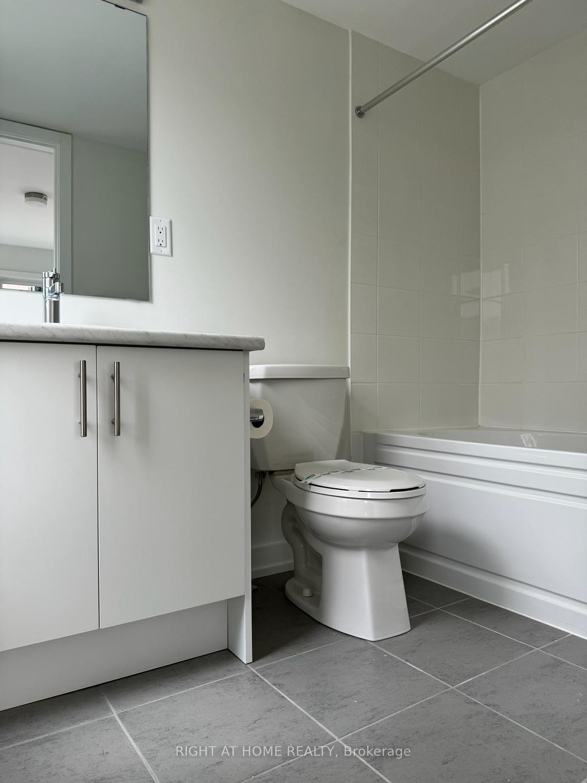 Photo 12 of Unit 2, 3562 Colonial Drive, Mississauga, Erin Mills — HOMEH