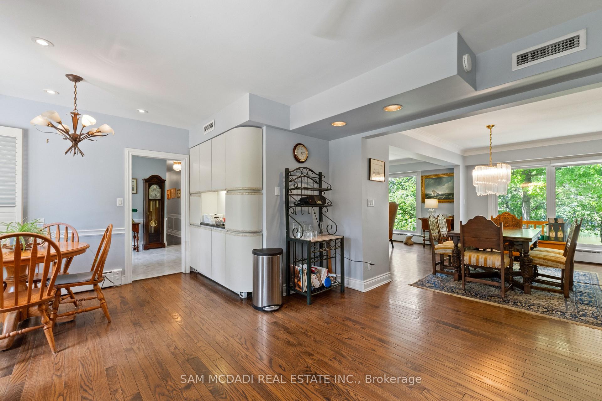 Photo 5 of 461 Temagami Crescent, Mississauga, Lorne Park — HOMEH