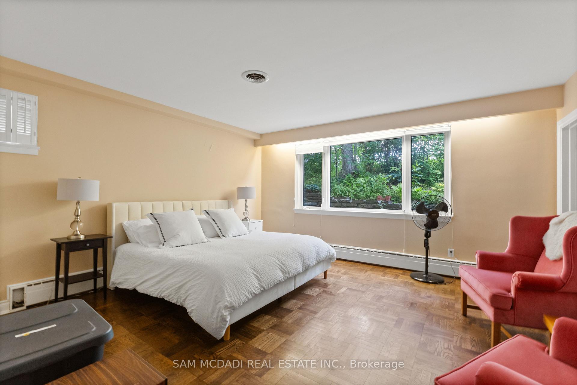 Photo 12 of 461 Temagami Crescent, Mississauga, Lorne Park — HOMEH
