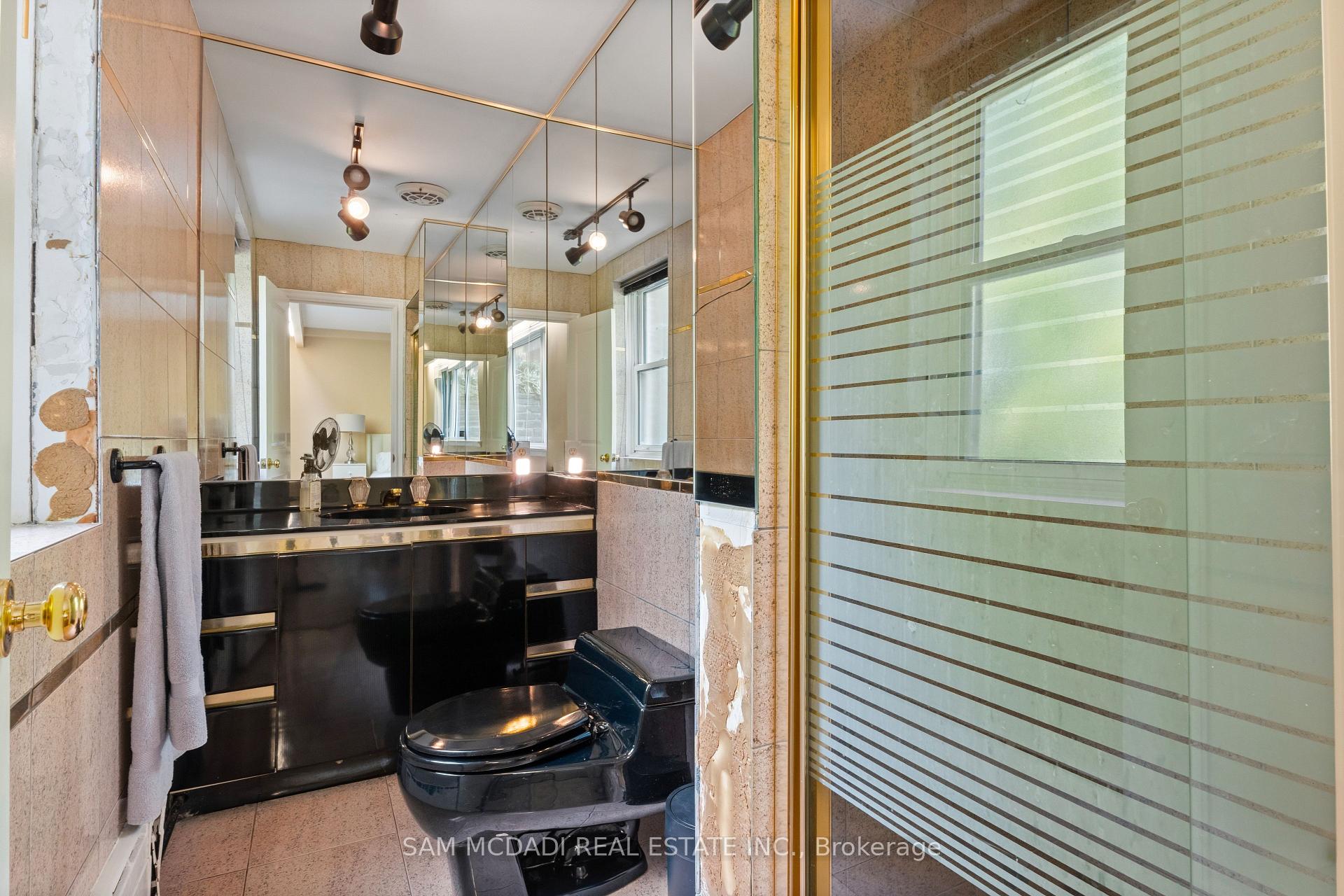 Photo 13 of 461 Temagami Crescent, Mississauga, Lorne Park — HOMEH