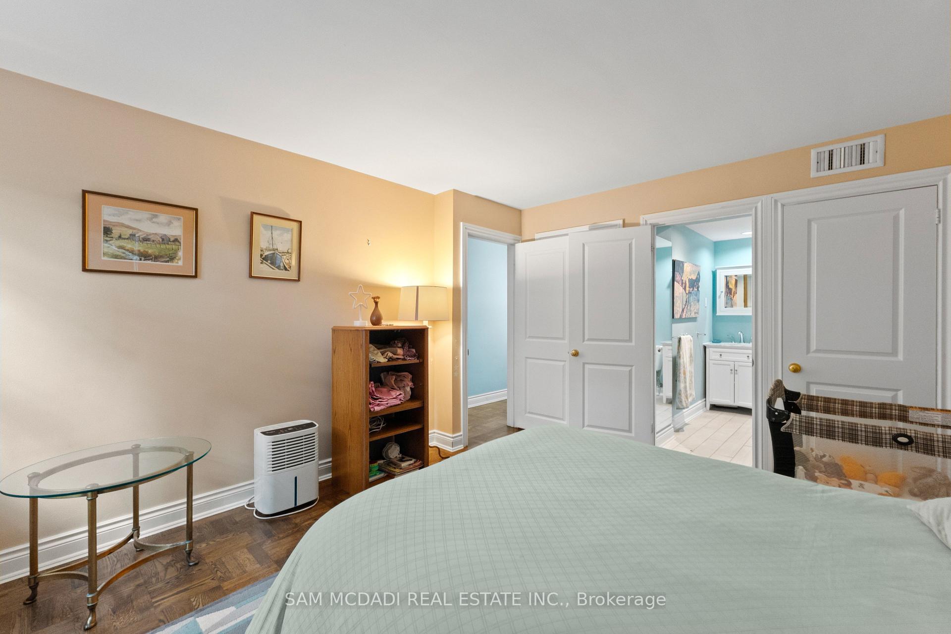 Photo 17 of 461 Temagami Crescent, Mississauga, Lorne Park — HOMEH
