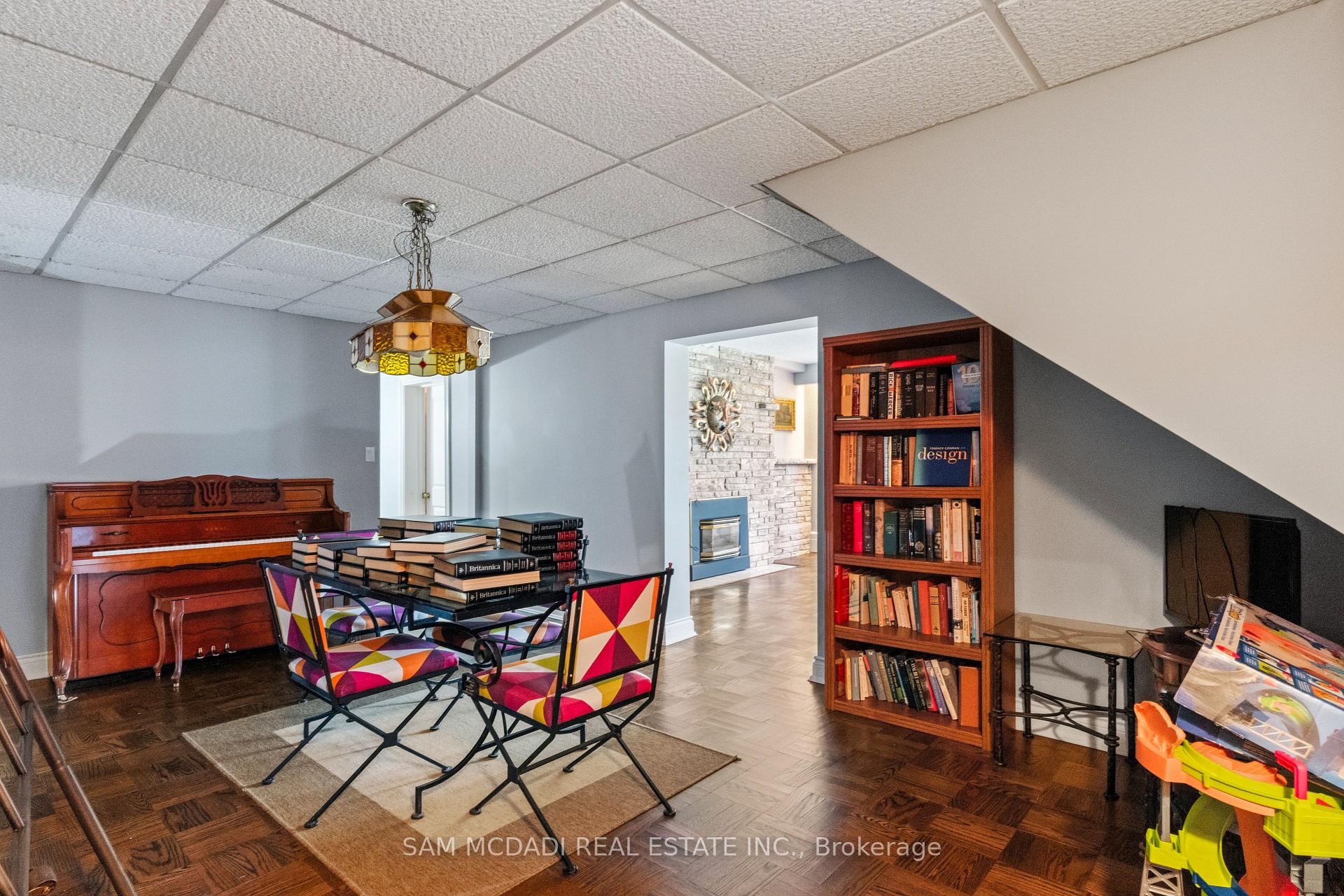 Photo 26 of 461 Temagami Crescent, Mississauga, Lorne Park — HOMEH