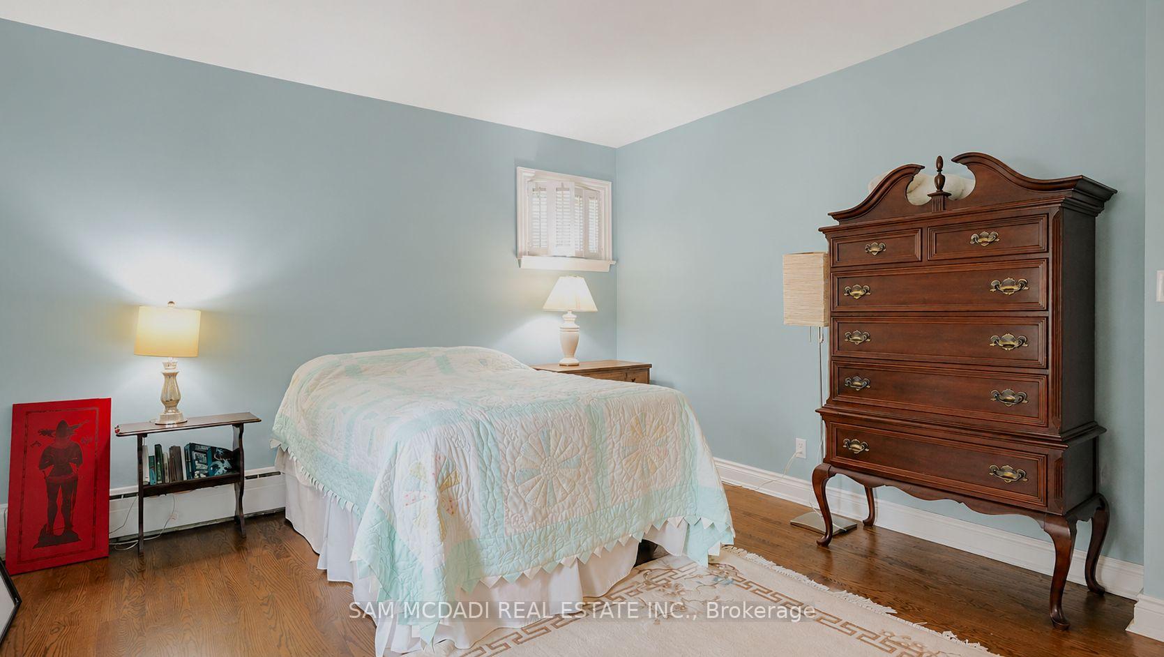 Photo 22 of 461 Temagami Crescent, Mississauga, Lorne Park — HOMEH
