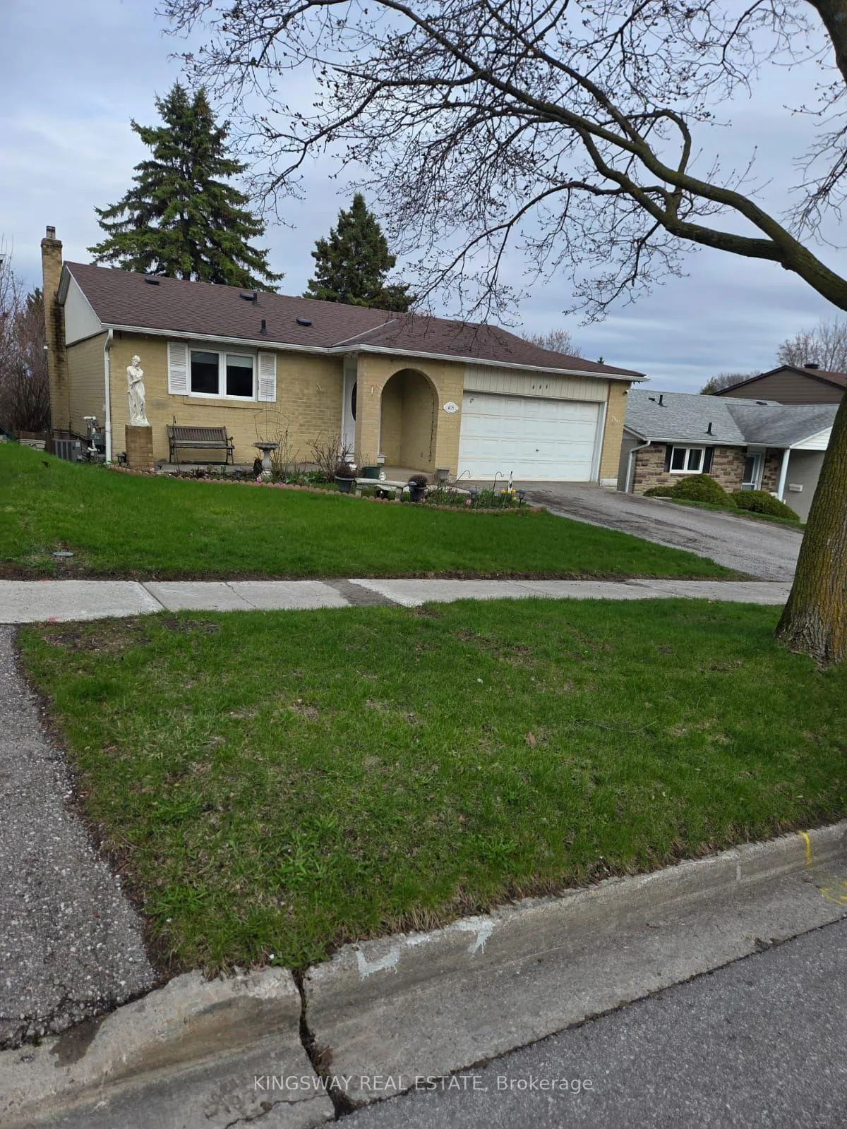 Photo 1 of 405 Dixon Boulevard, Newmarket, Central Newmarket — HOMEH