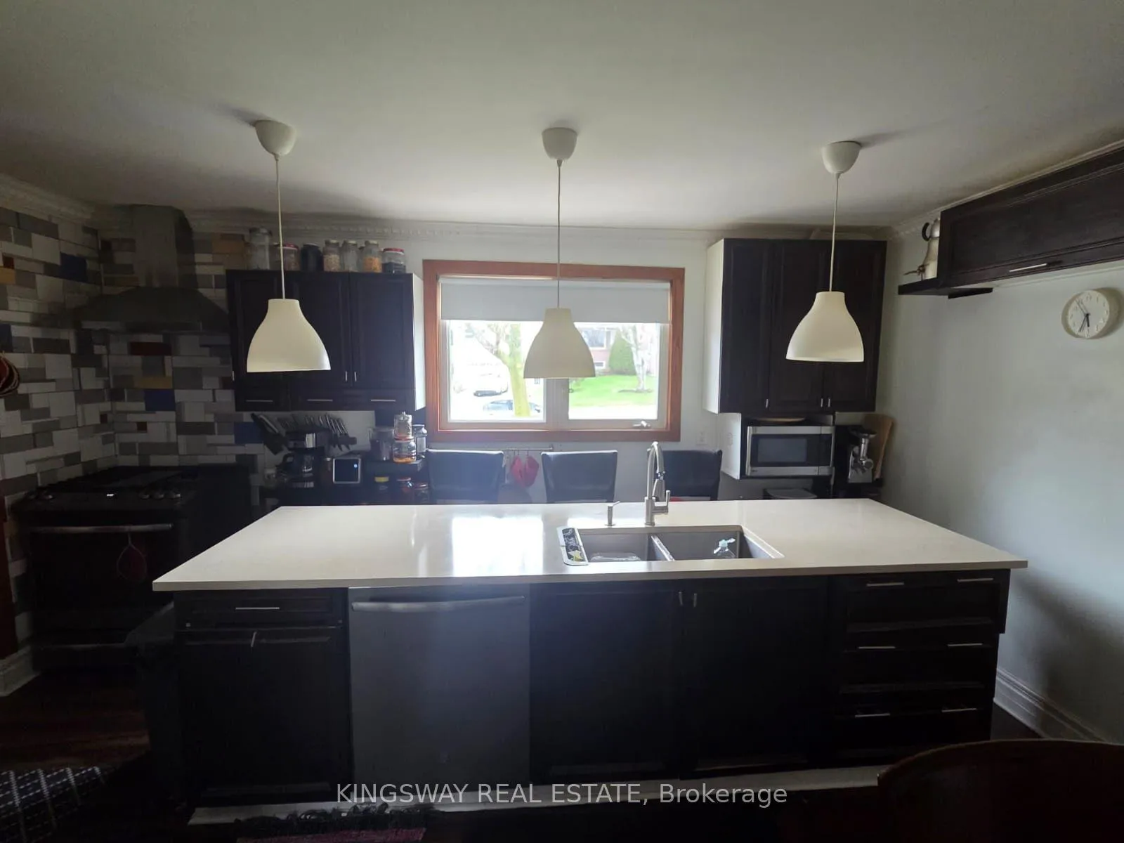 Photo 4 of 405 Dixon Boulevard, Newmarket, Central Newmarket — HOMEH