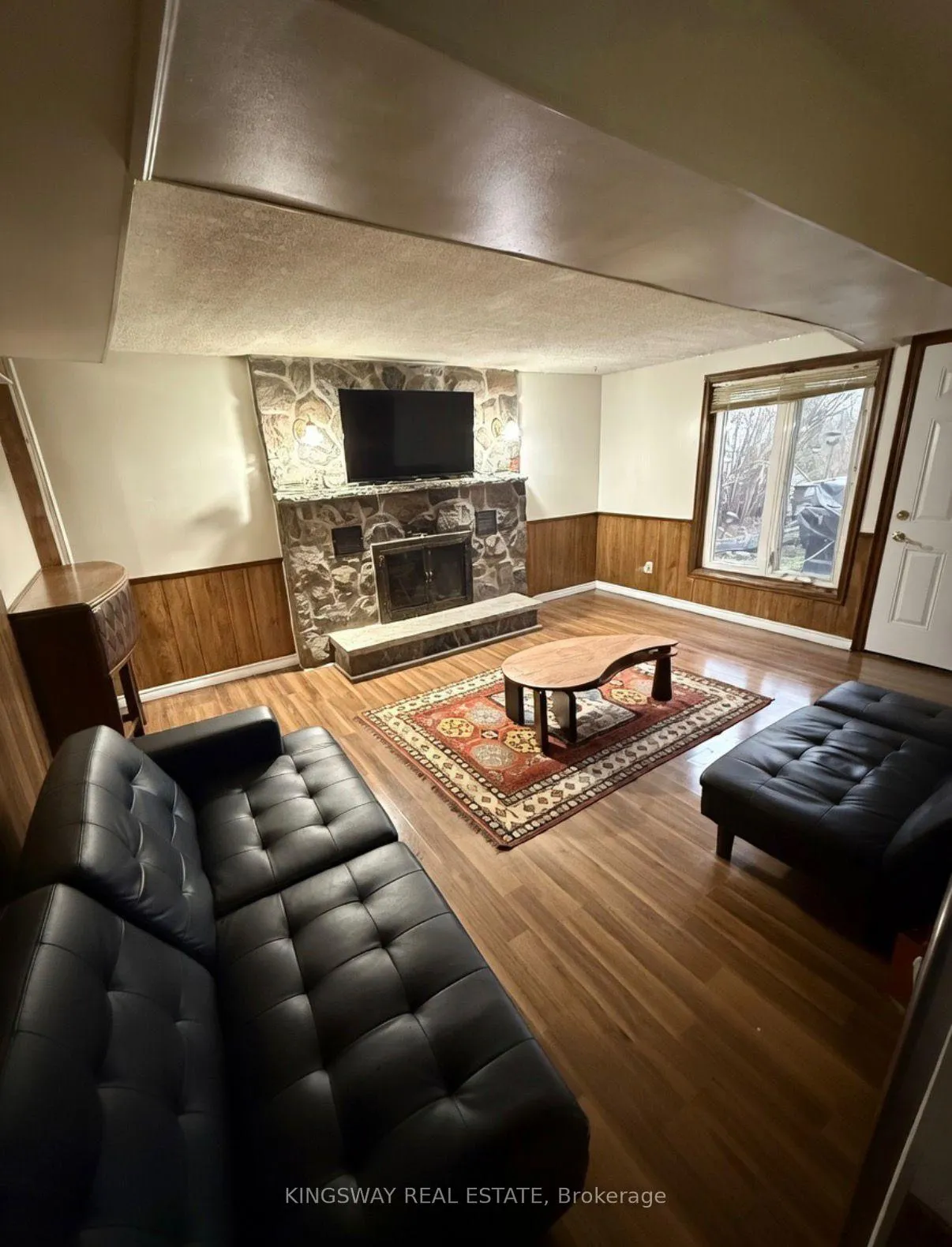 Photo 5 of 405 Dixon Boulevard, Newmarket, Central Newmarket — HOMEH