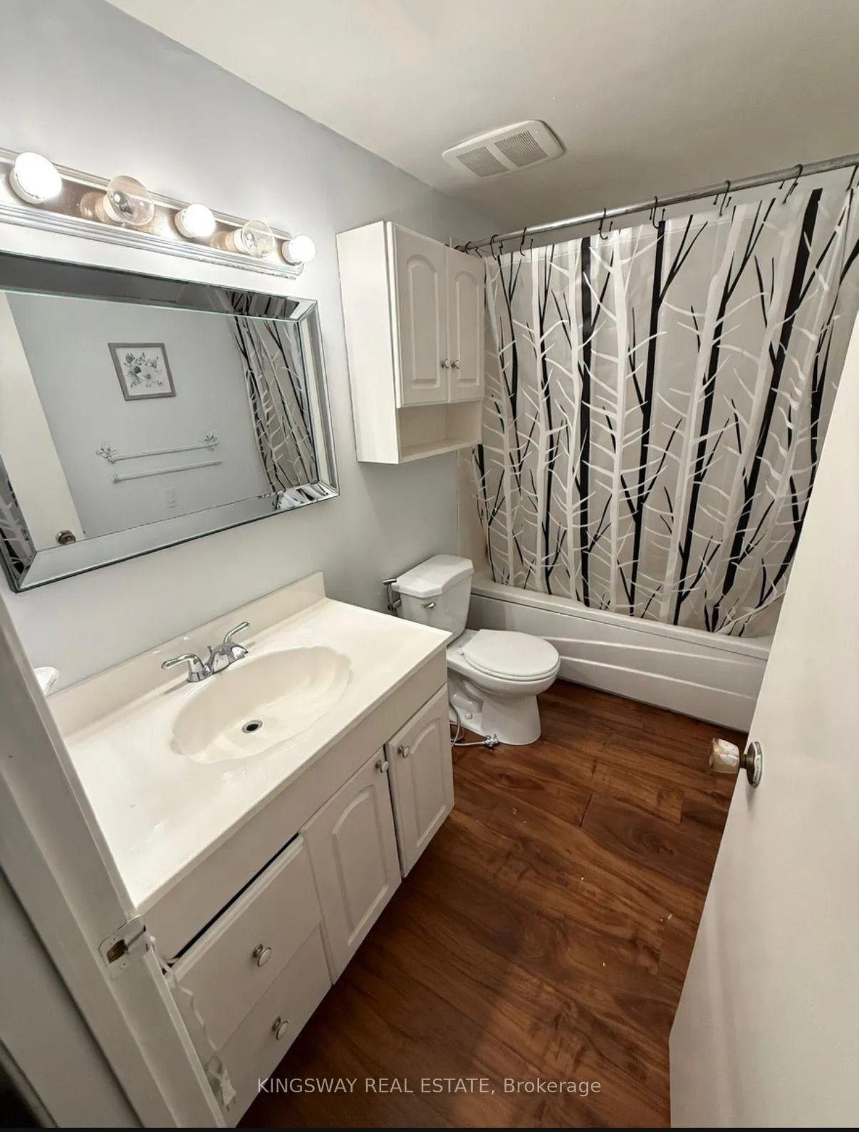 Photo 9 of 405 Dixon Boulevard, Newmarket, Central Newmarket — HOMEH