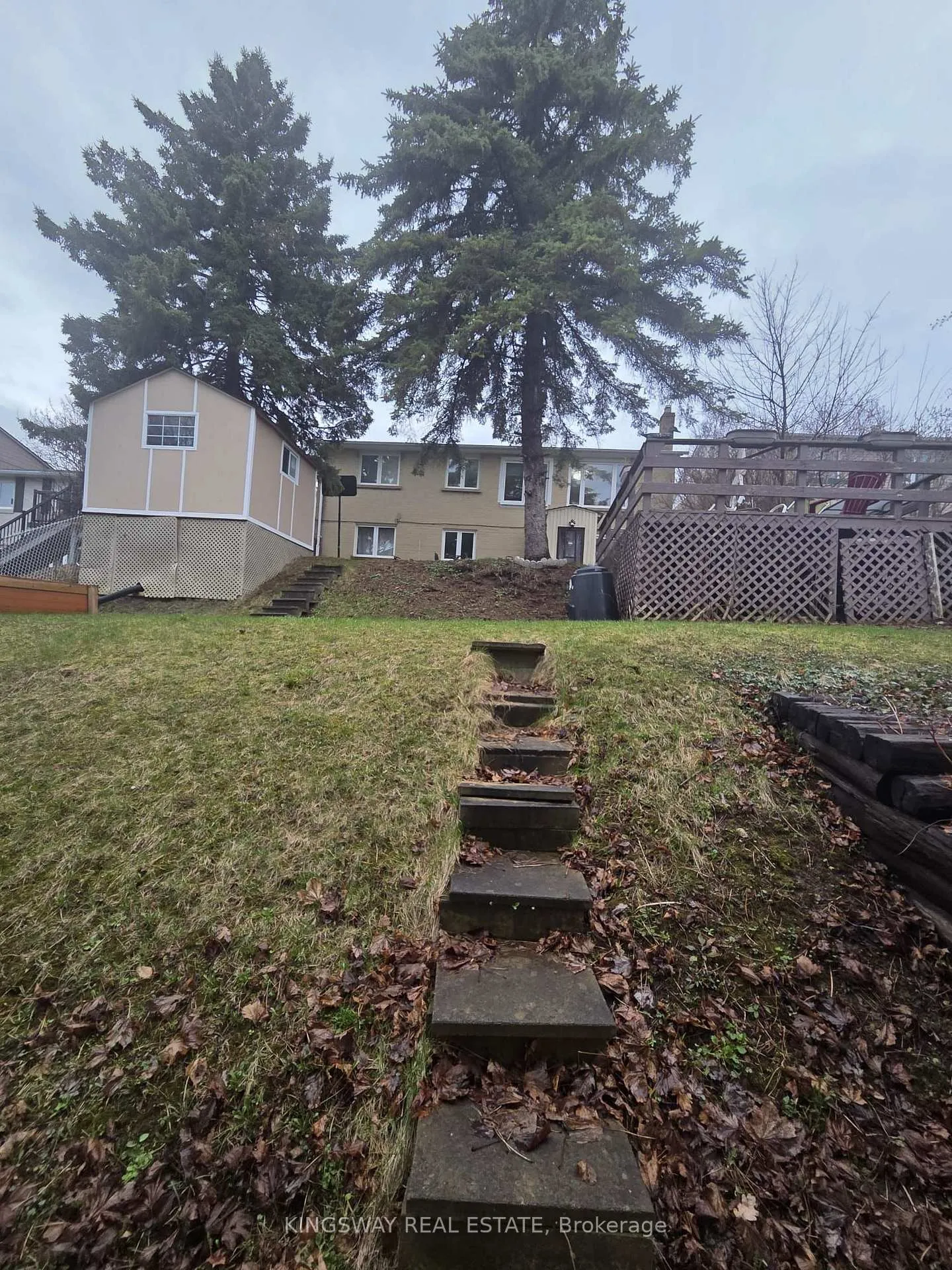 Photo 14 of 405 Dixon Boulevard, Newmarket, Central Newmarket — HOMEH