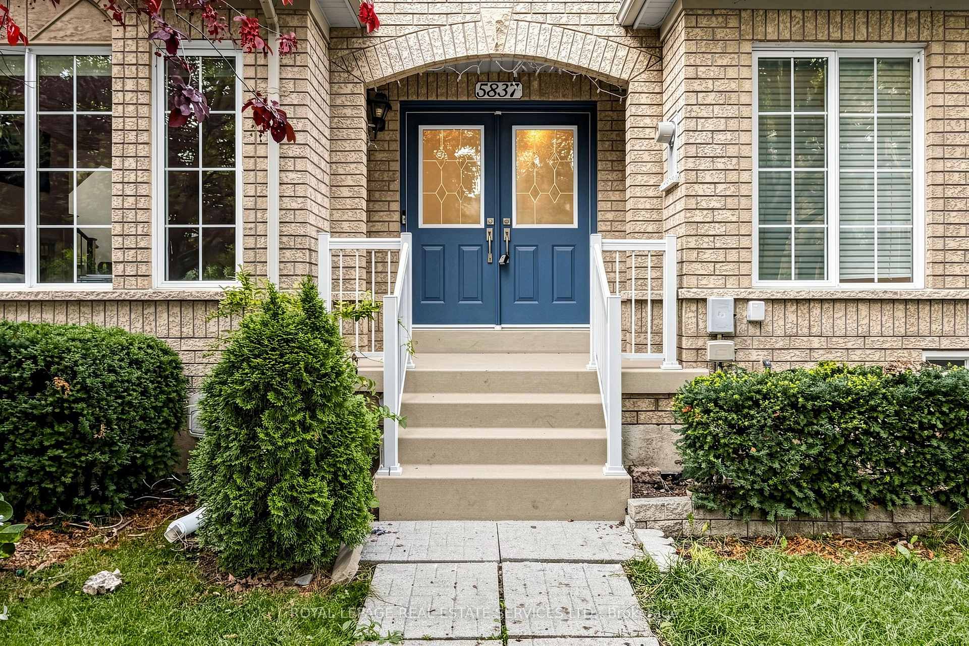 Photo 2 of 5837 Rainberry Drive, Mississauga, Churchill Meadows — HOMEH