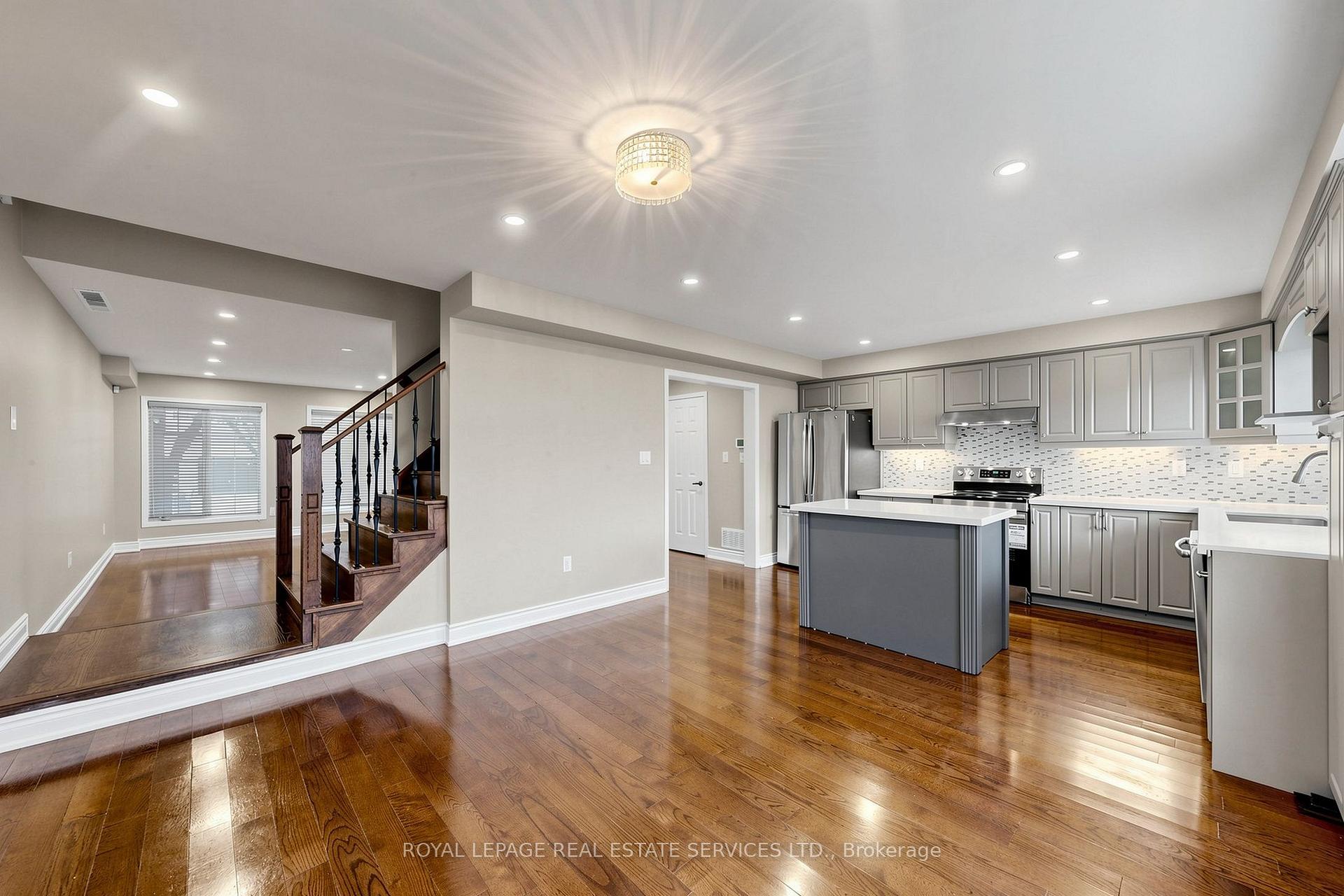 Photo 6 of 5837 Rainberry Drive, Mississauga, Churchill Meadows — HOMEH