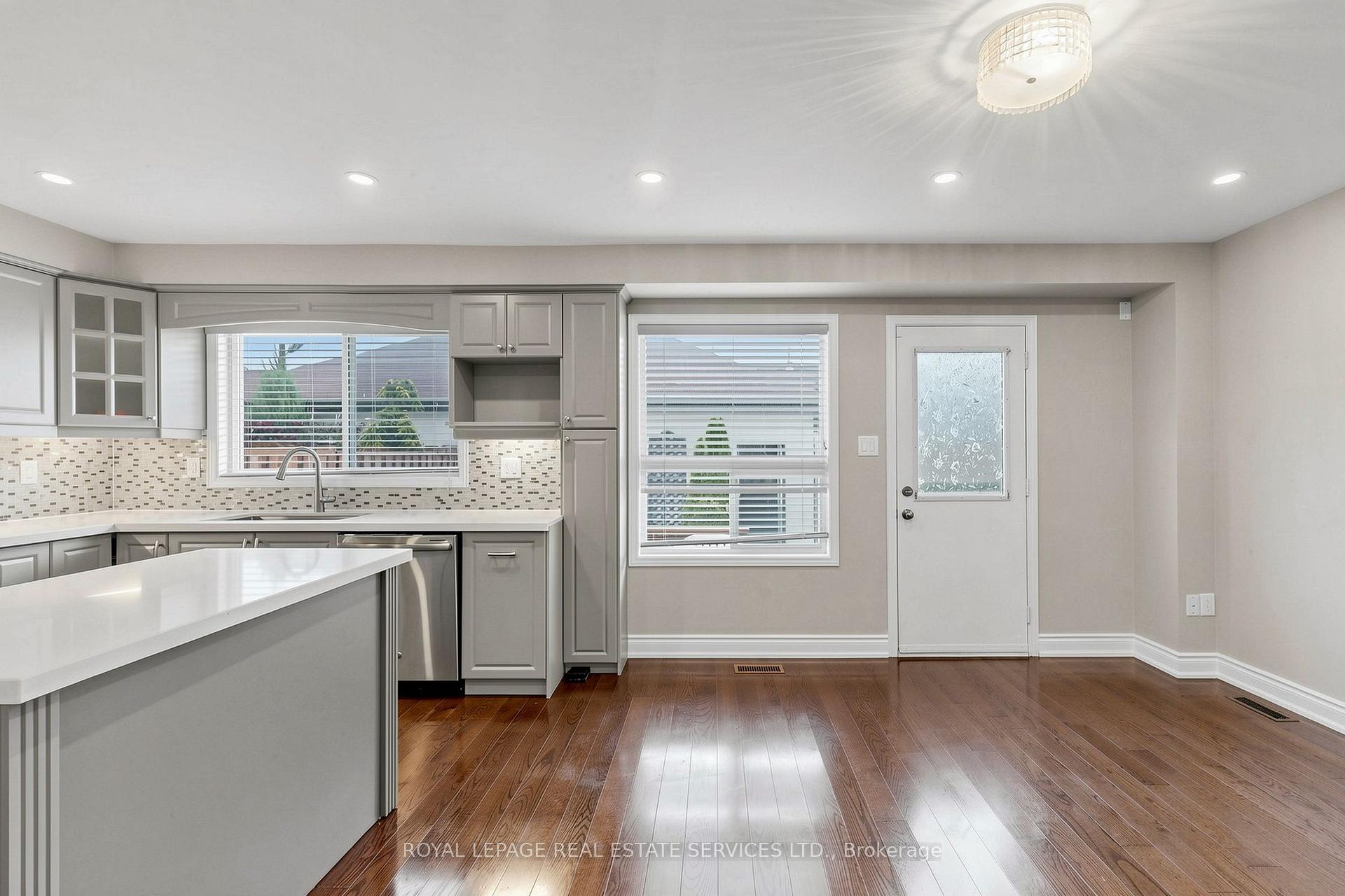 Photo 7 of 5837 Rainberry Drive, Mississauga, Churchill Meadows — HOMEH
