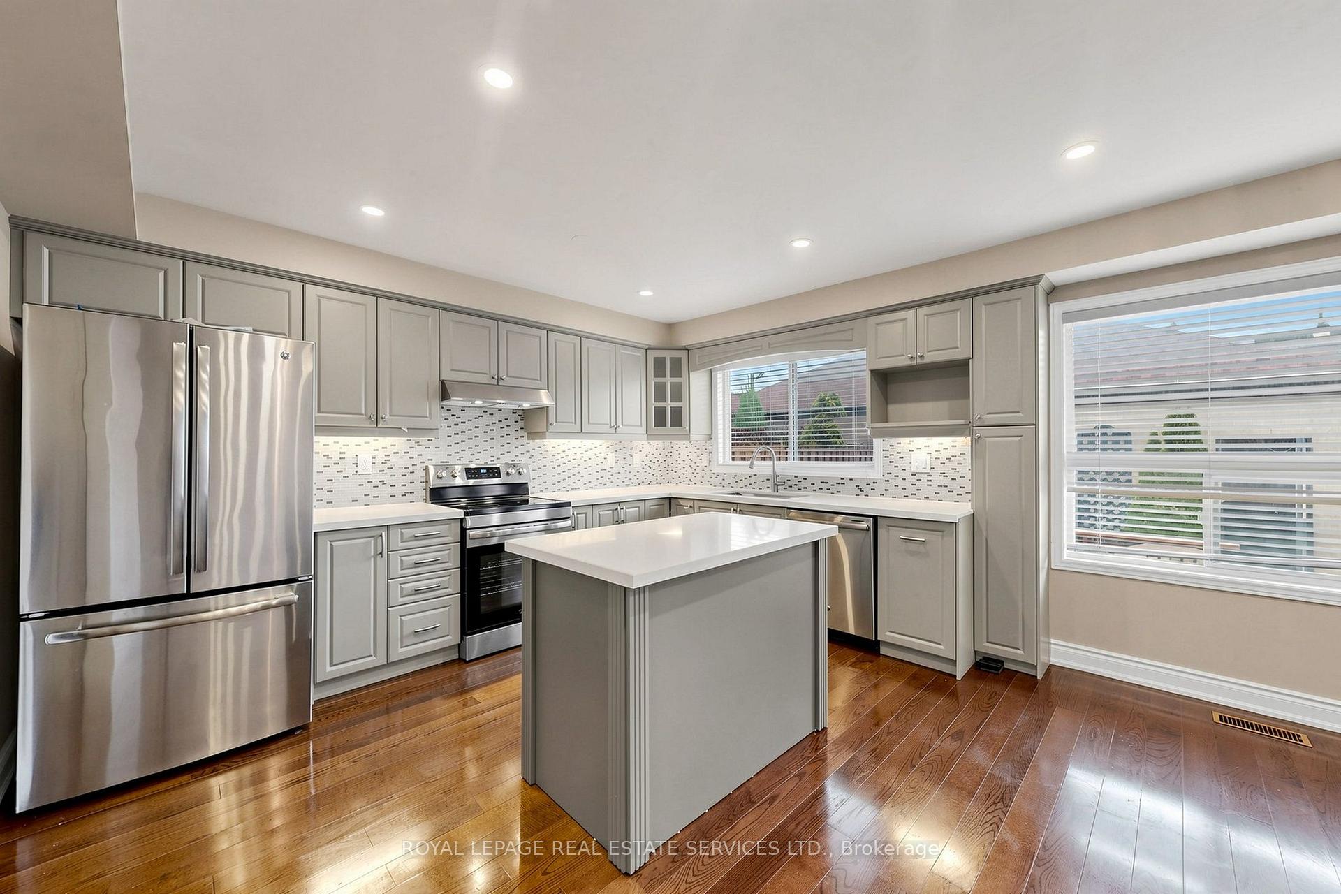 Photo 8 of 5837 Rainberry Drive, Mississauga, Churchill Meadows — HOMEH