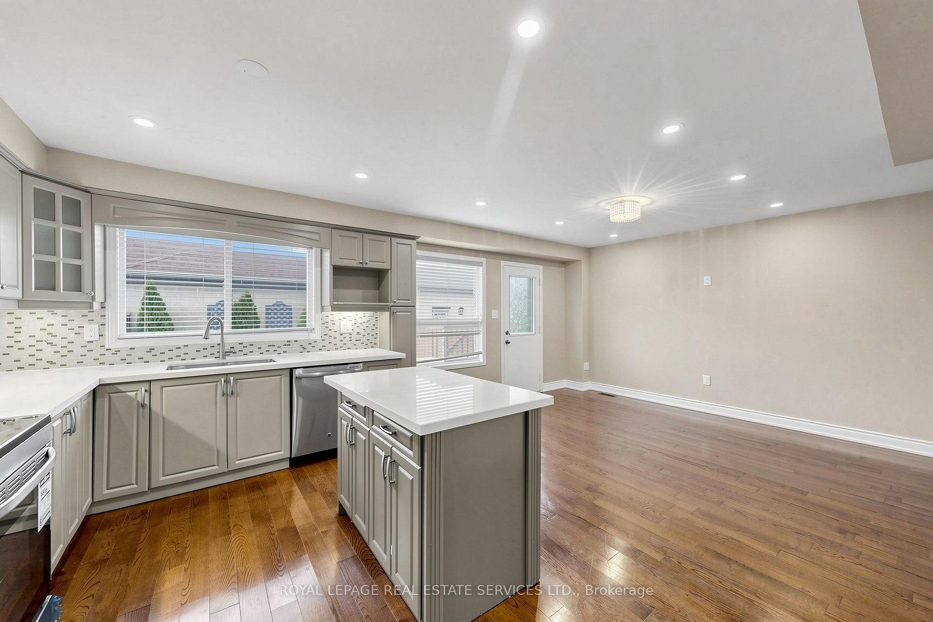 Photo 10 of 5837 Rainberry Drive, Mississauga, Churchill Meadows — HOMEH