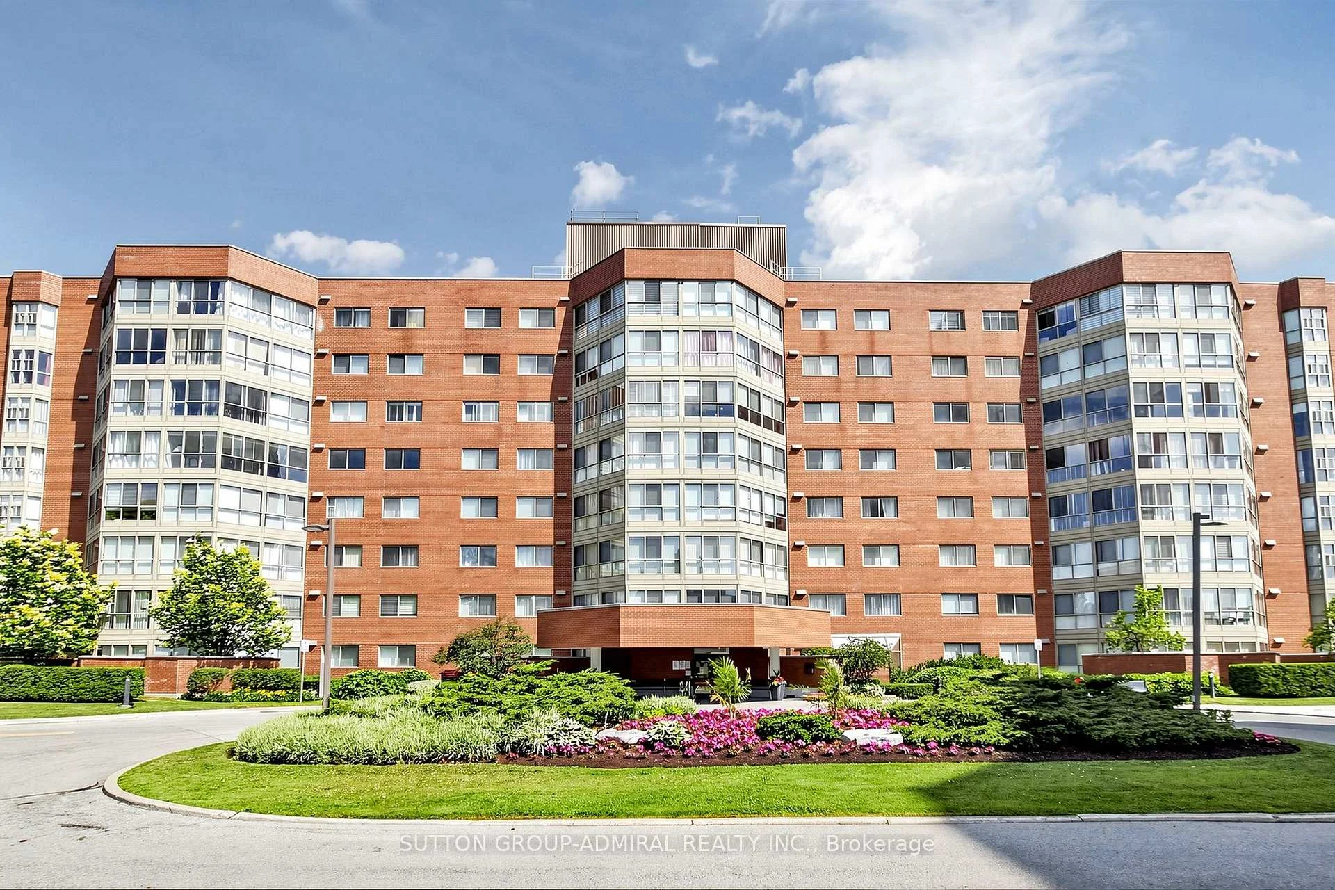 Photo 4 of Unit 208, 5 Weldrick Road W, Richmond Hill, North Richvale — HOMEH