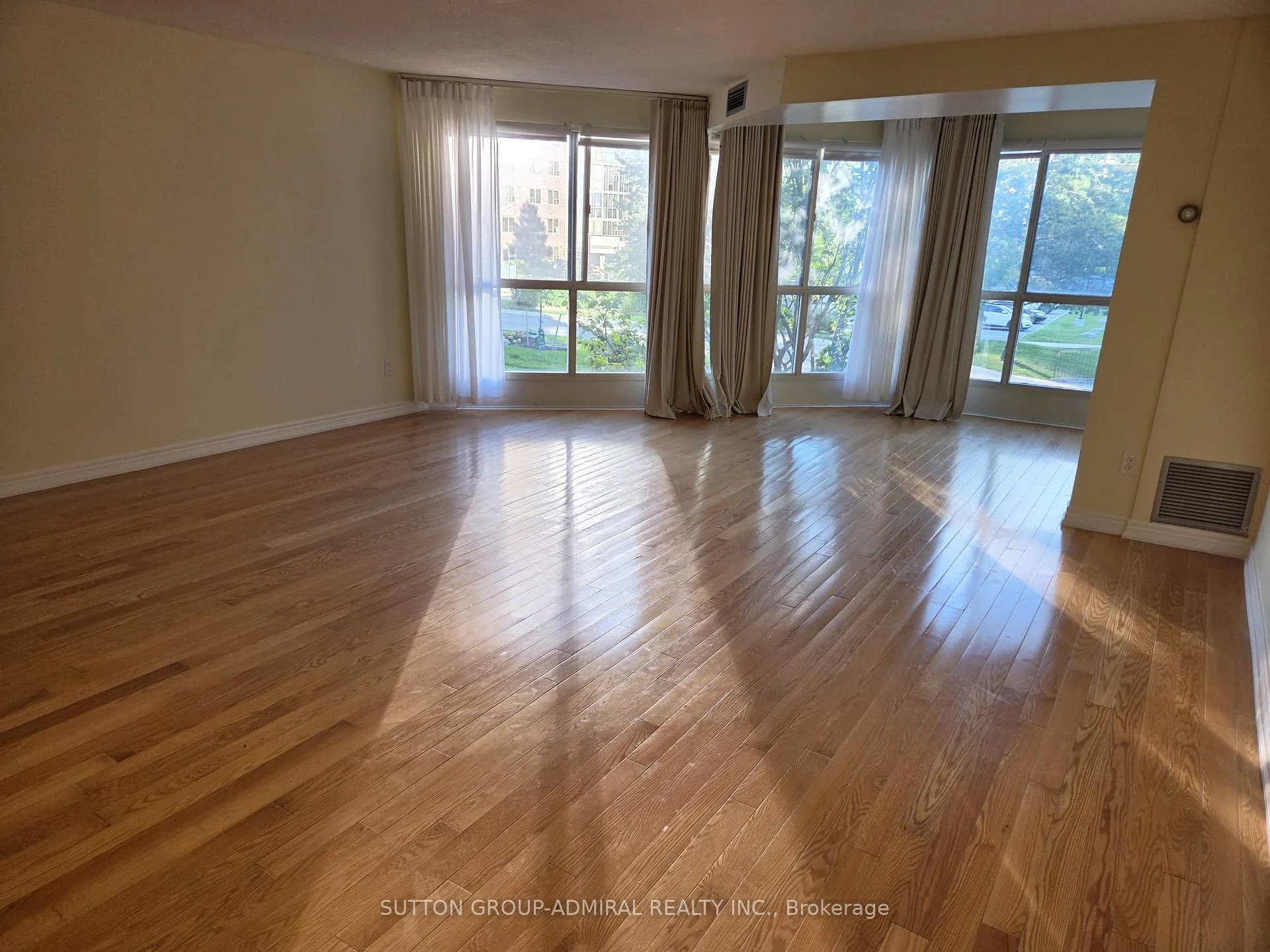 Photo 17 of Unit 208, 5 Weldrick Road W, Richmond Hill, North Richvale — HOMEH