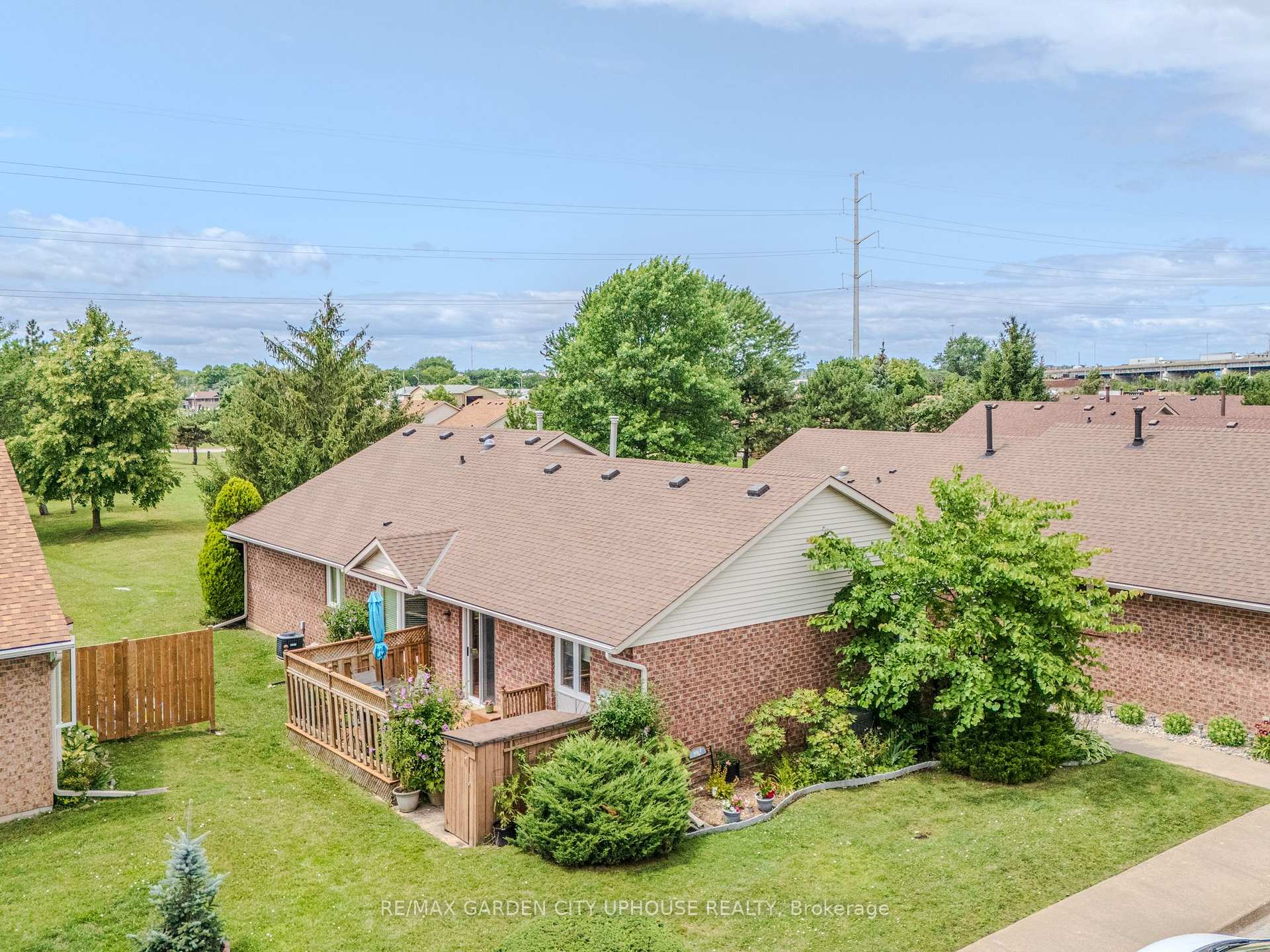 Photo 4 of 122 Bunting Road, St. Catharines, E. Chester — HOMEH