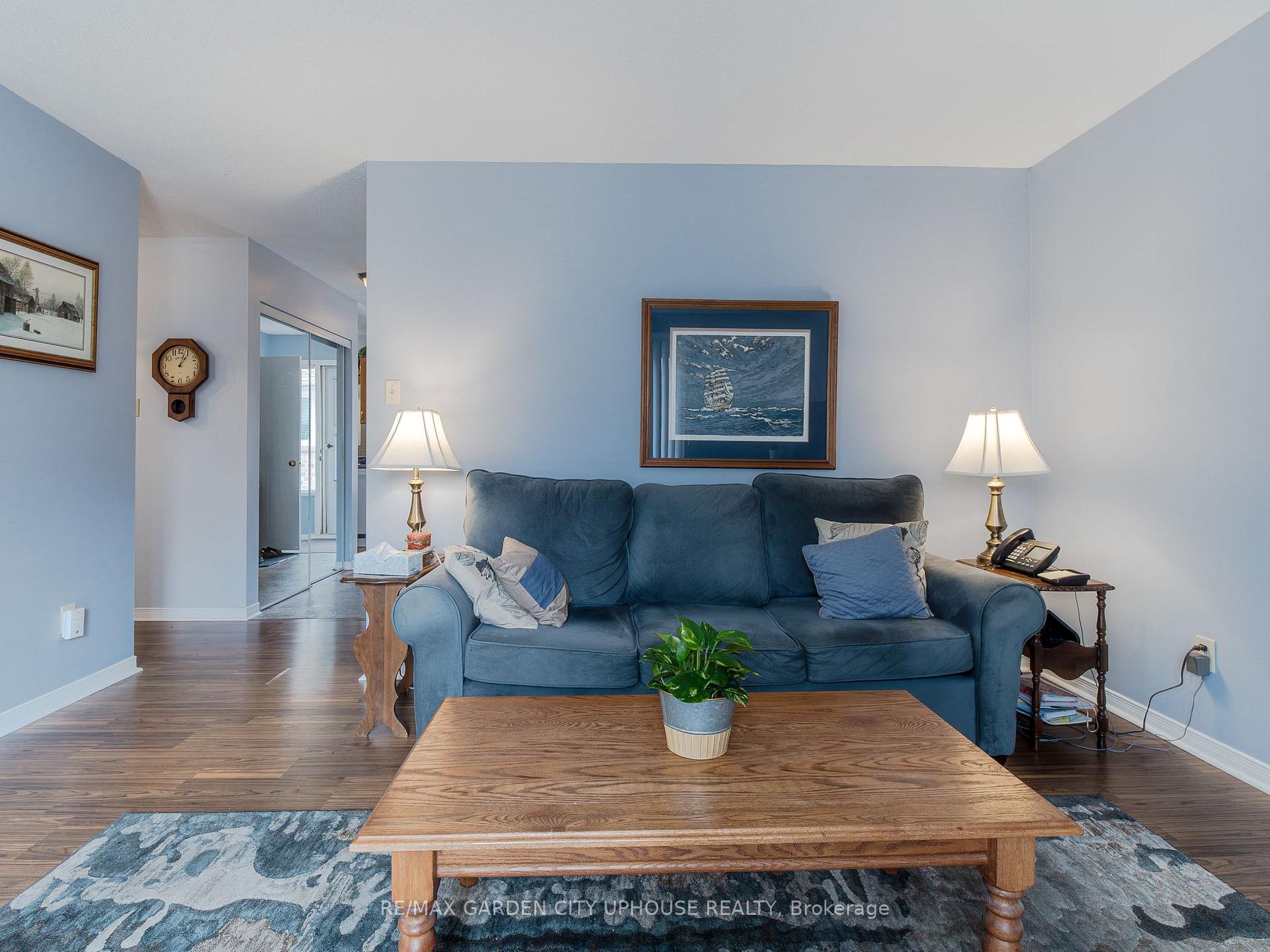 Photo 6 of 122 Bunting Road, St. Catharines, E. Chester — HOMEH