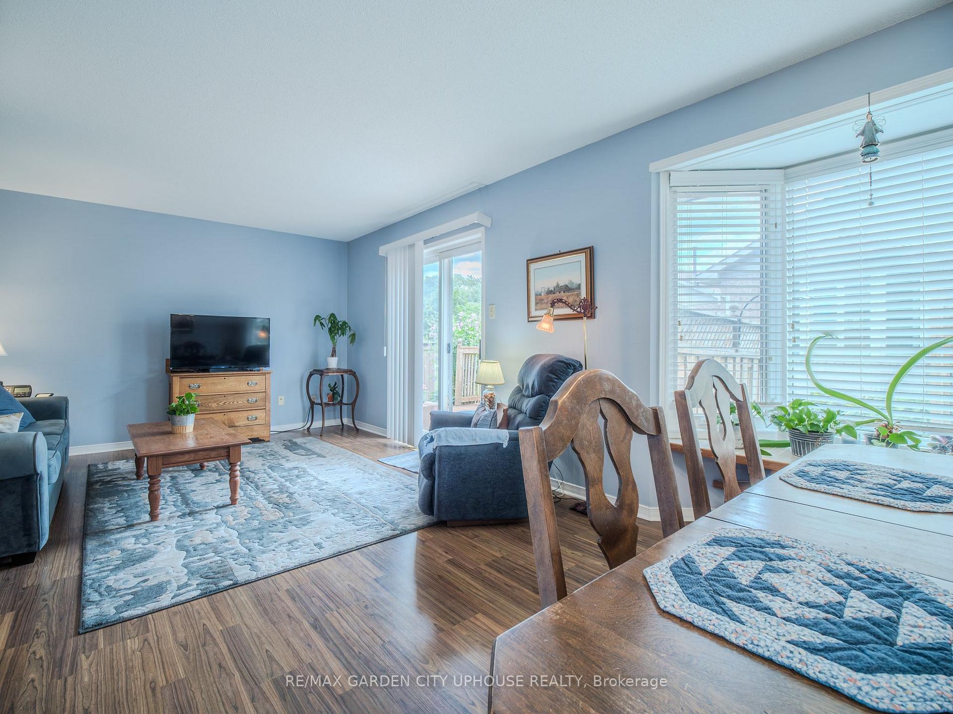 Photo 7 of 122 Bunting Road, St. Catharines, E. Chester — HOMEH