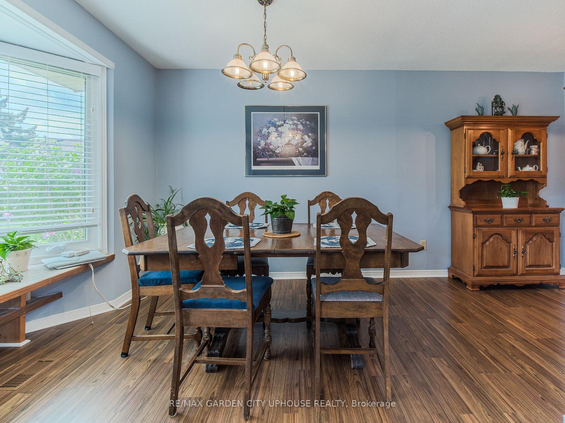 Photo 8 of 122 Bunting Road, St. Catharines, E. Chester — HOMEH