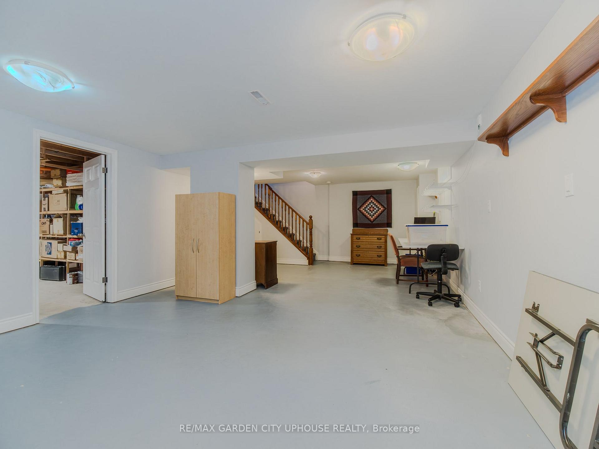 Photo 17 of 122 Bunting Road, St. Catharines, E. Chester — HOMEH