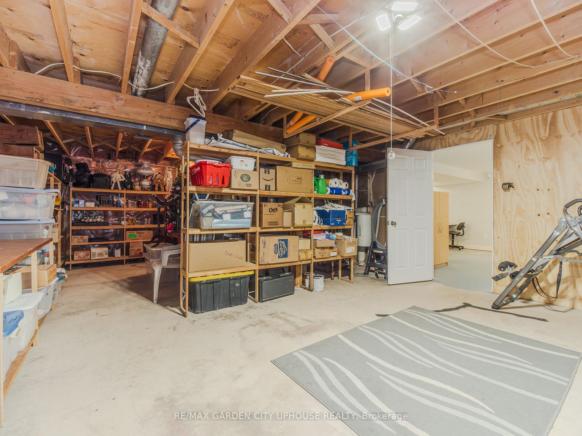 Photo 19 of 122 Bunting Road, St. Catharines, E. Chester — HOMEH