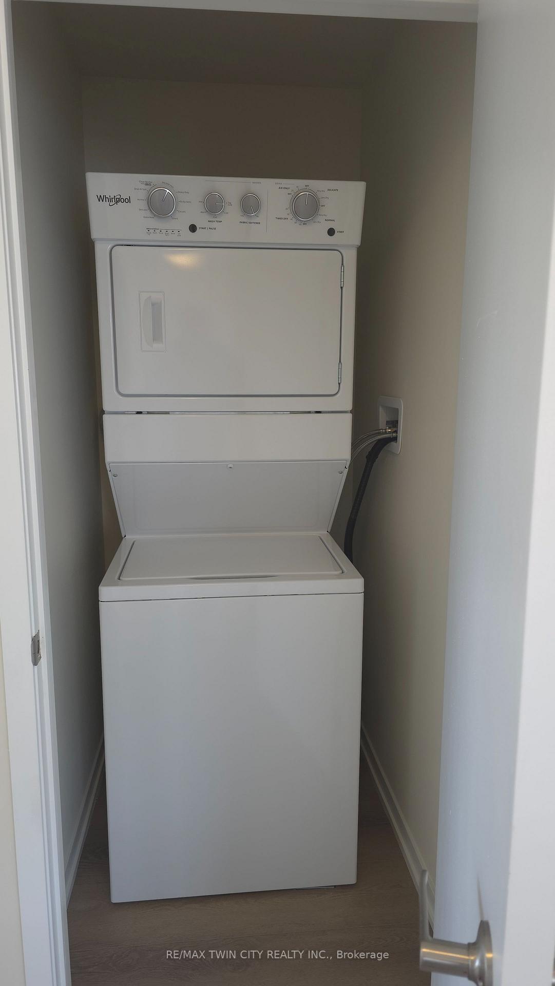 Photo 10 of 35 Moonstone Common, Cambridge, Preston Heights — HOMEH