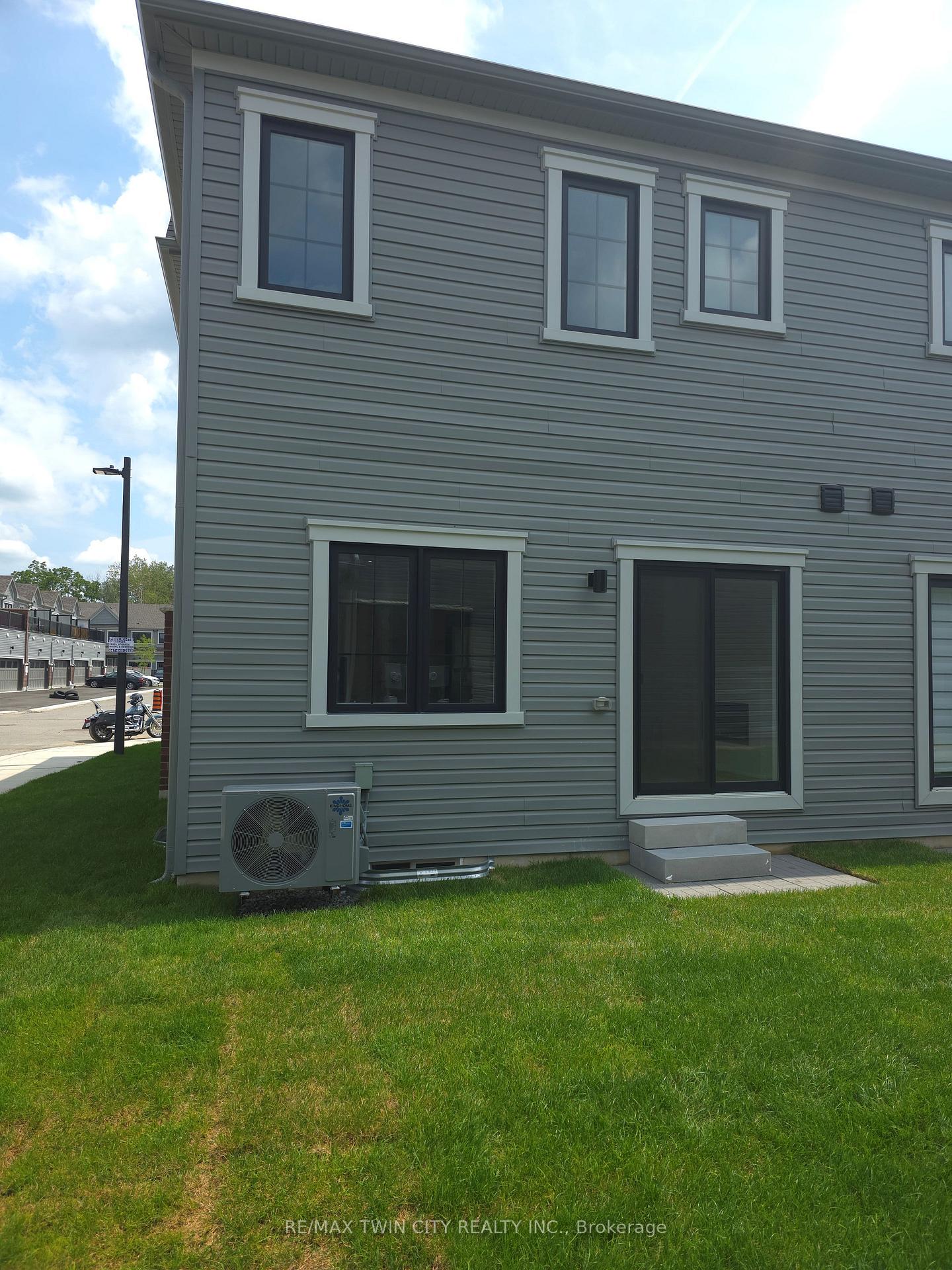 Photo 18 of 35 Moonstone Common, Cambridge, Preston Heights — HOMEH