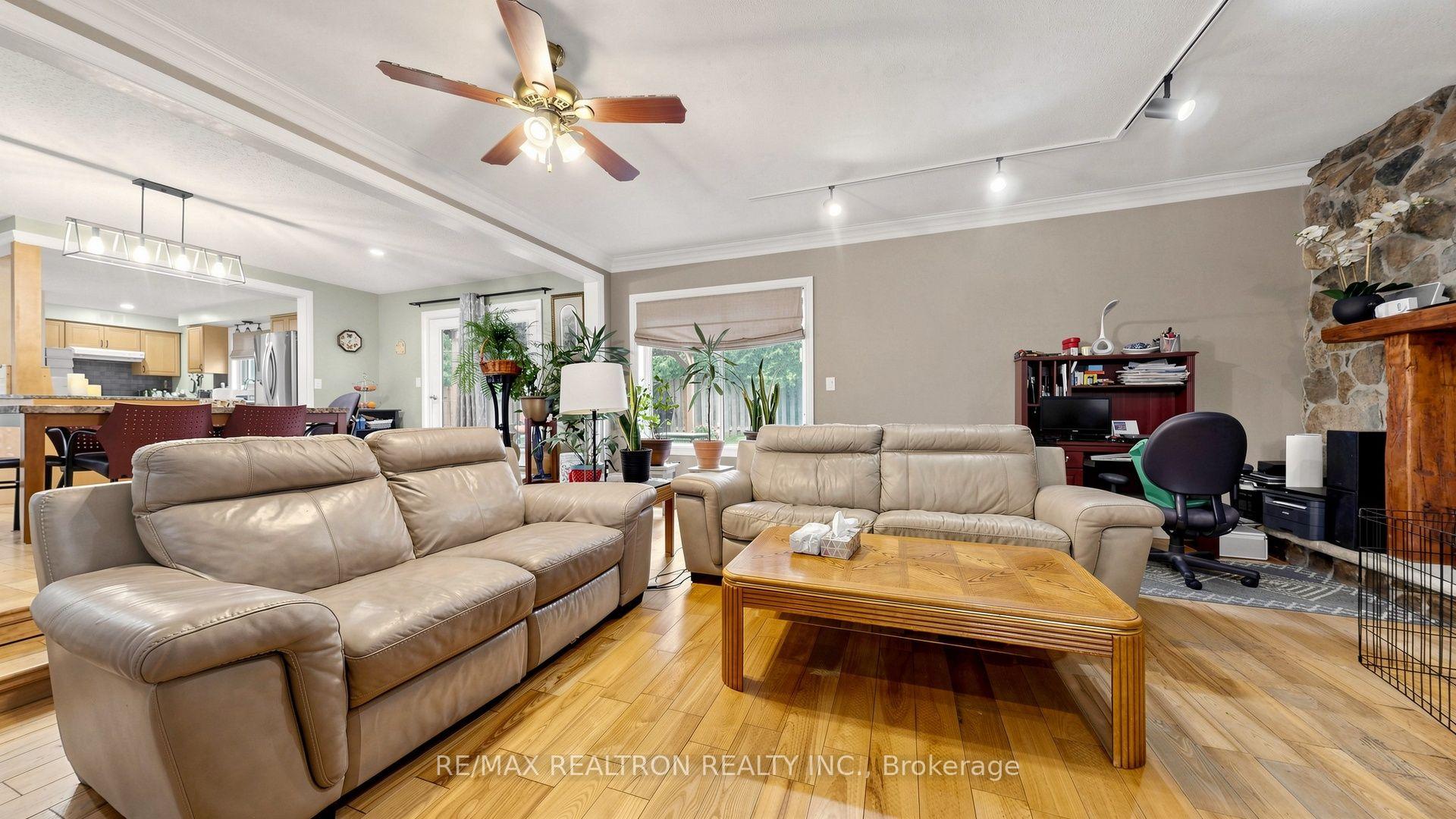 Photo 11 of 10 Rotherglen Road S, Ajax, Central West — HOMEH