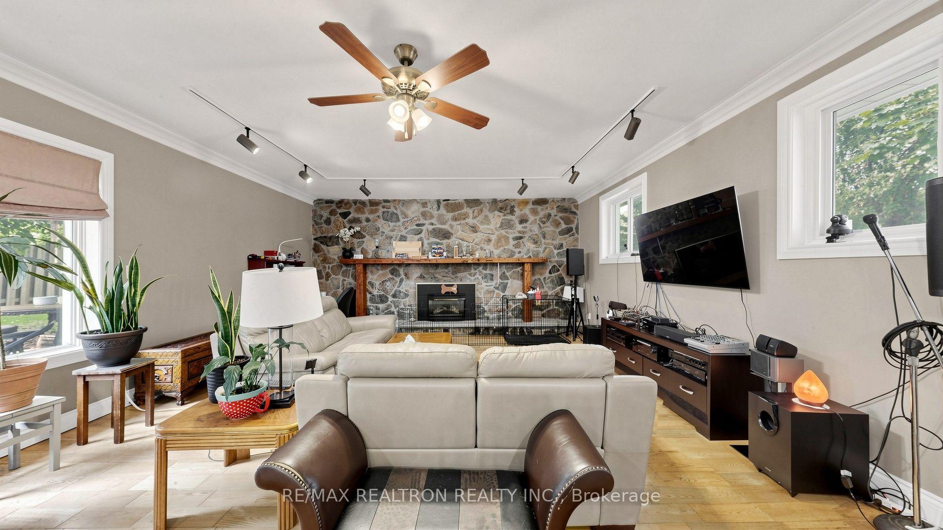 Photo 15 of 10 Rotherglen Road S, Ajax, Central West — HOMEH